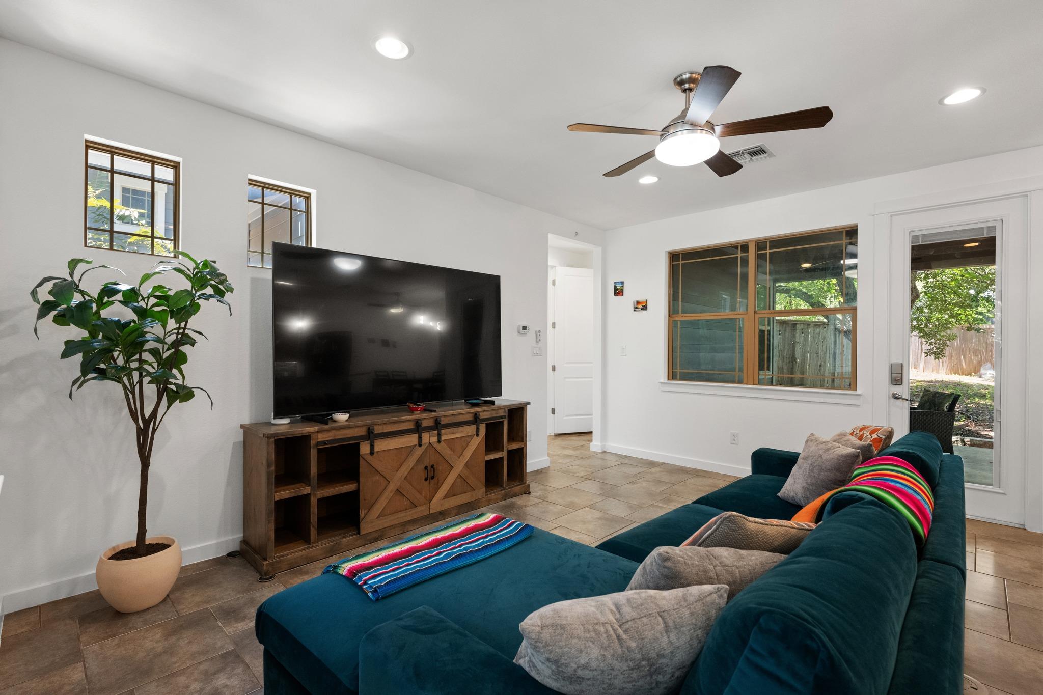 2208 Schriber ST #B — photo 3