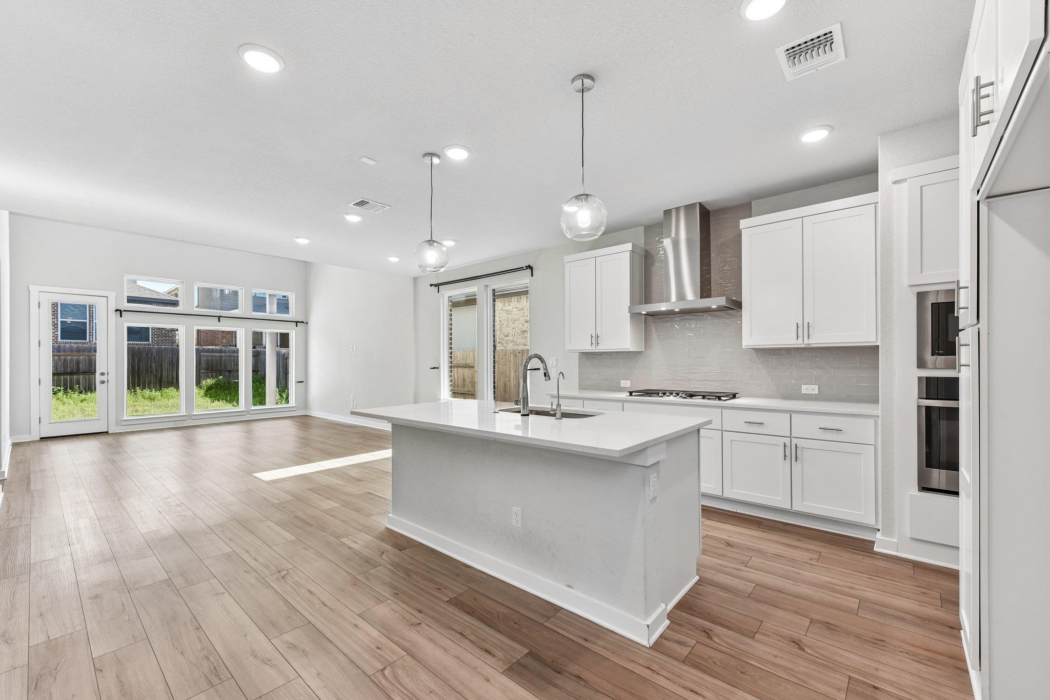 2213 Stampede DR — photo 4