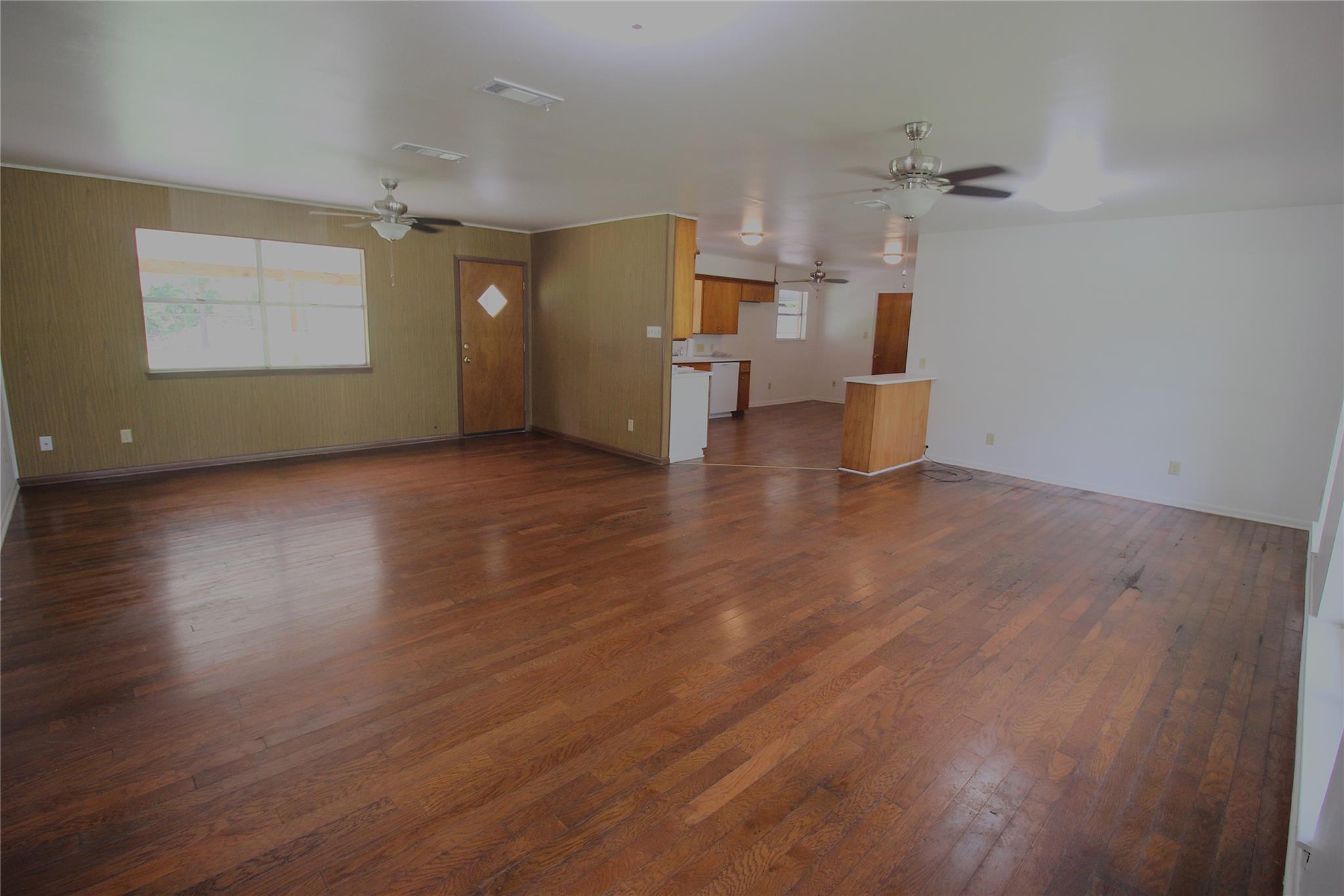 741 Bell ST — photo 3