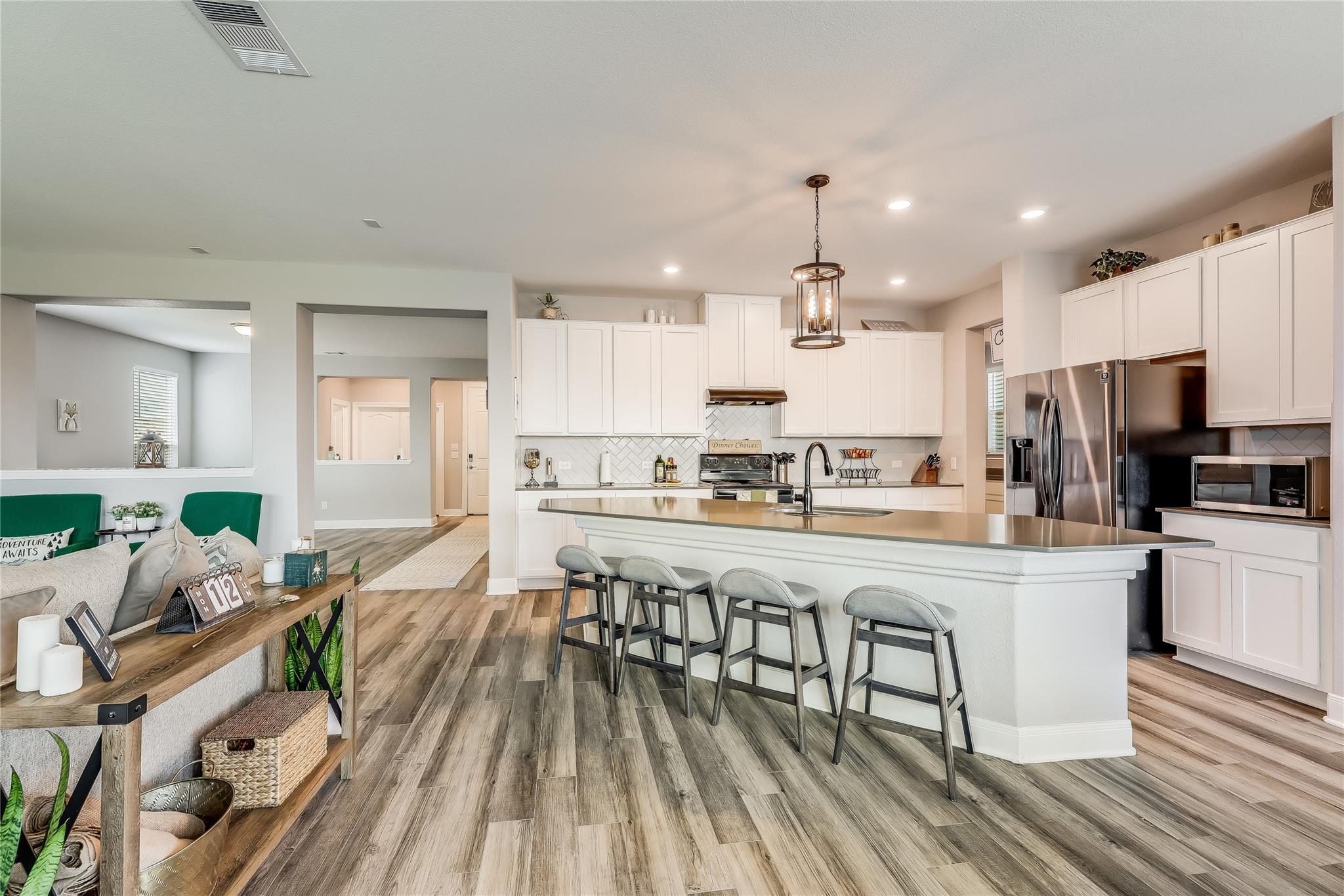 140 Auburn ST — photo 3