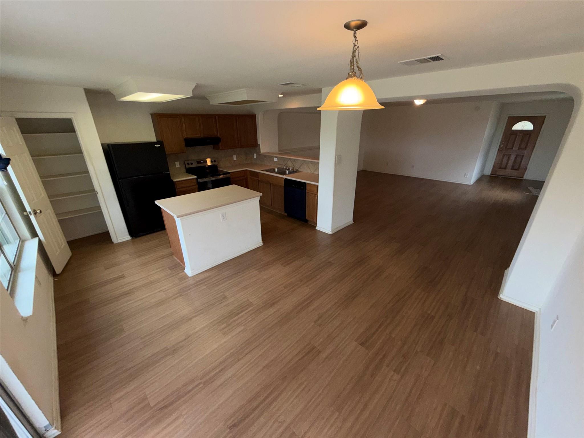 621 Dark Tree LN — photo 3