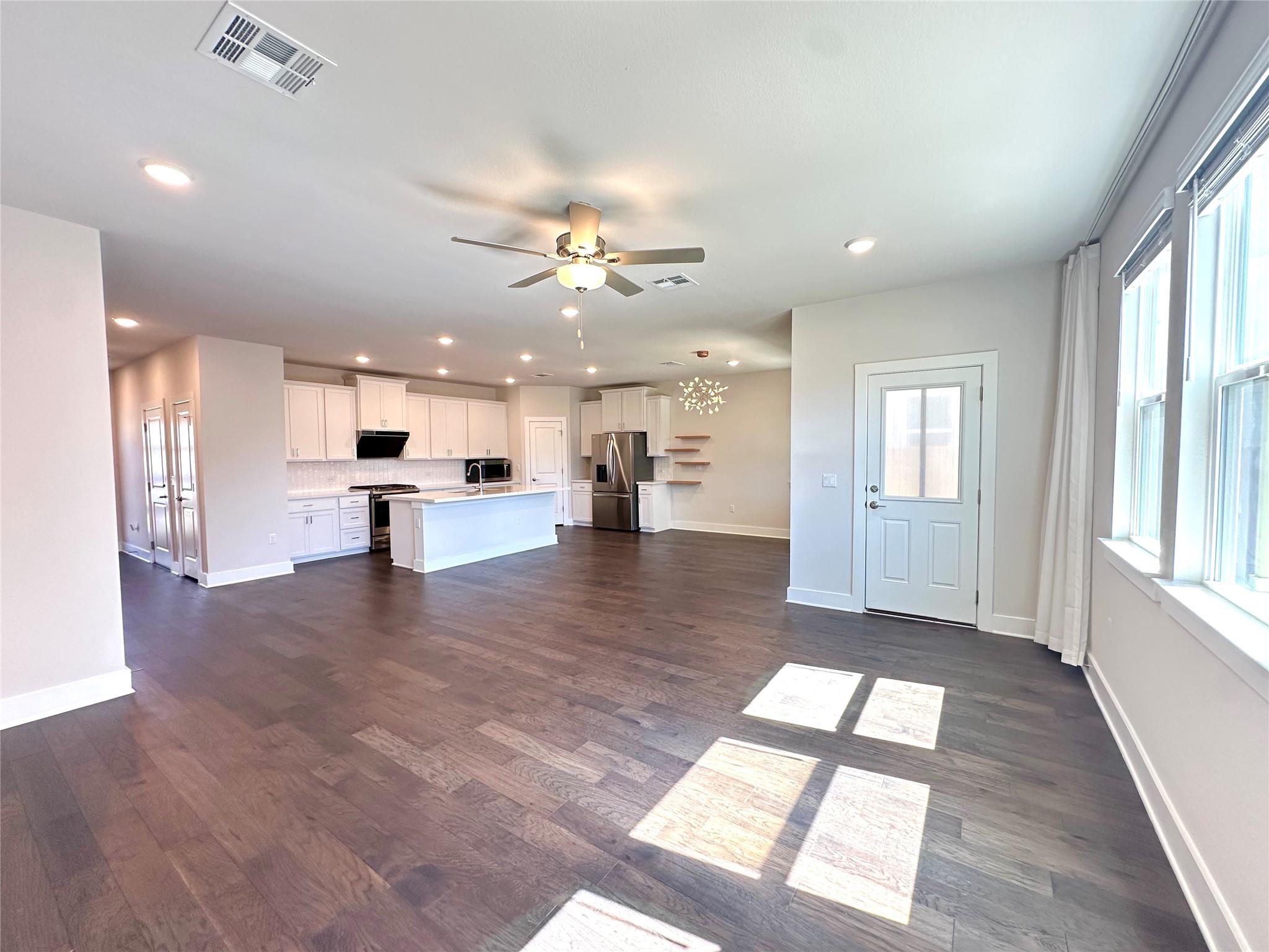 15701 Ellinger DR — photo 3