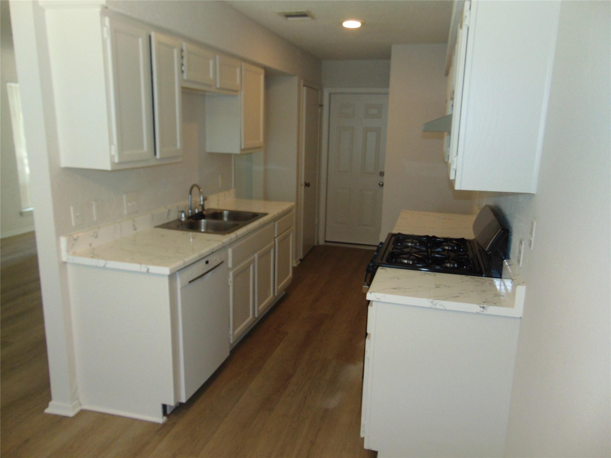 508 Burlwood — photo 4