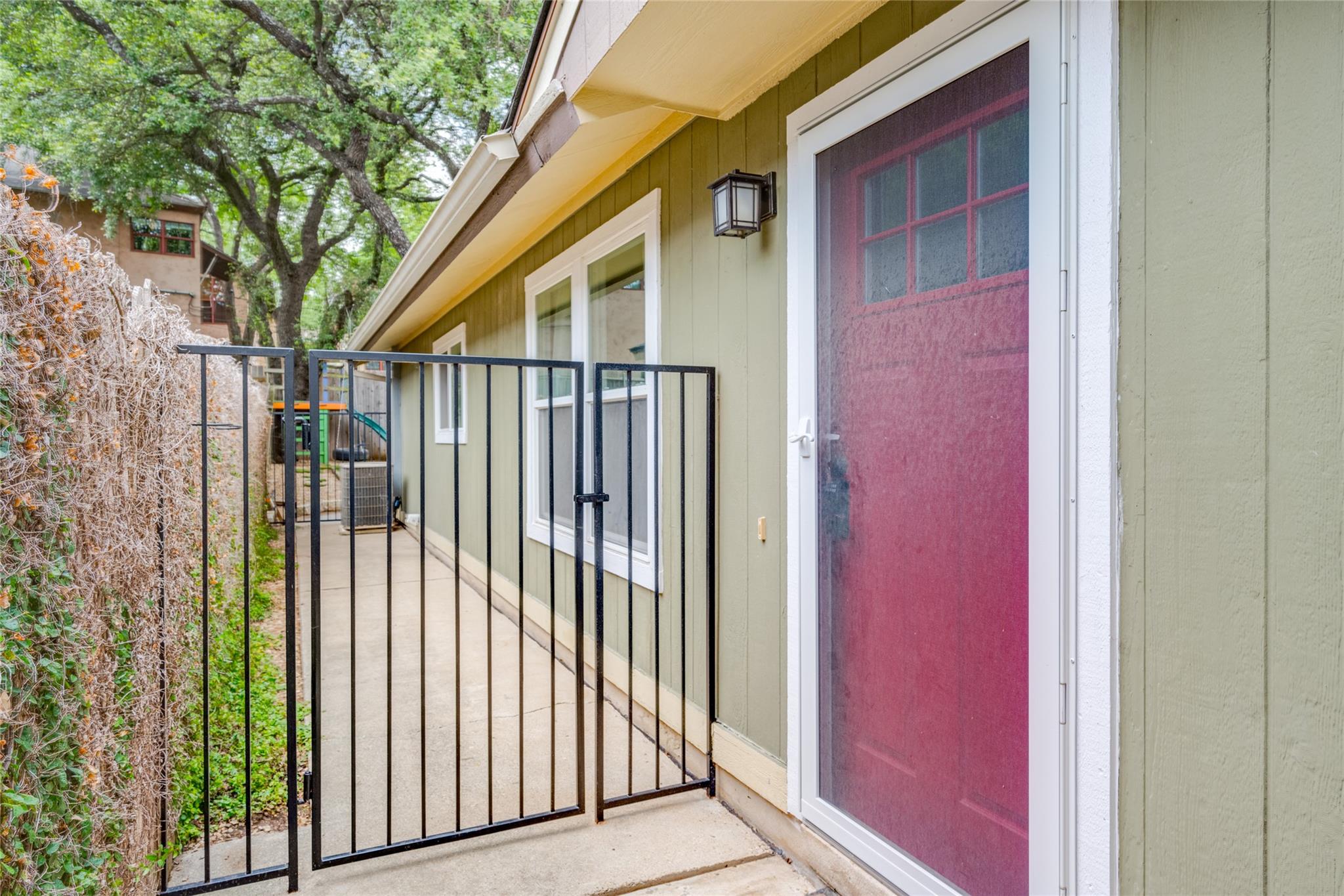 2412 Thornton RD #B — photo 5
