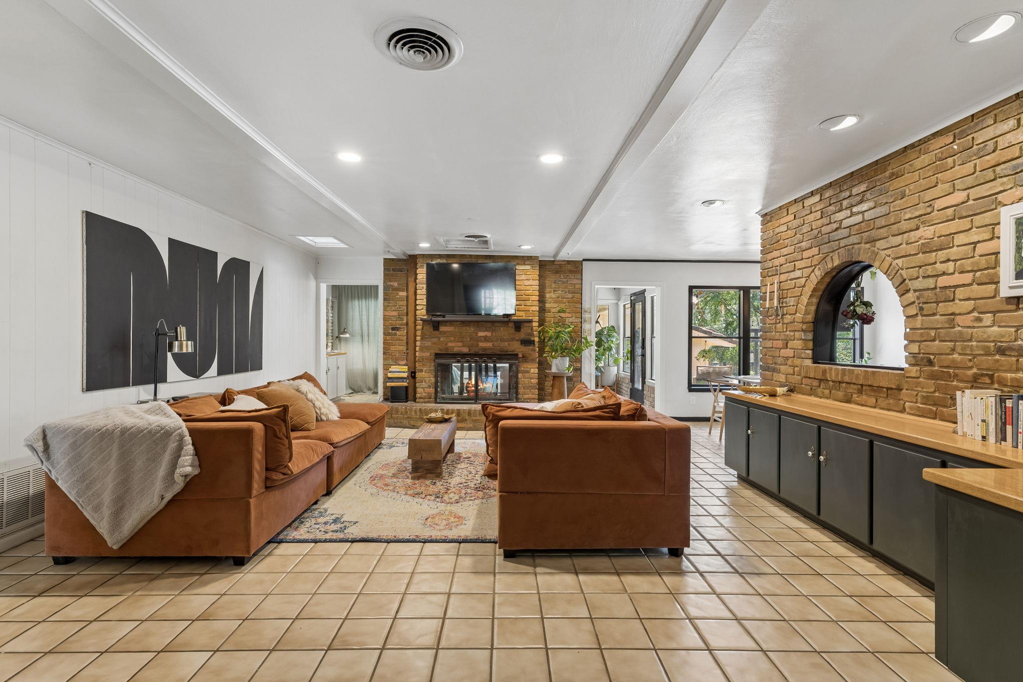 103 Mimosa CIR — photo 4