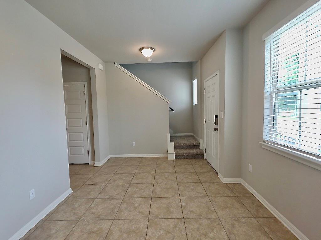 1721 Fountain Bridge DR — photo 3