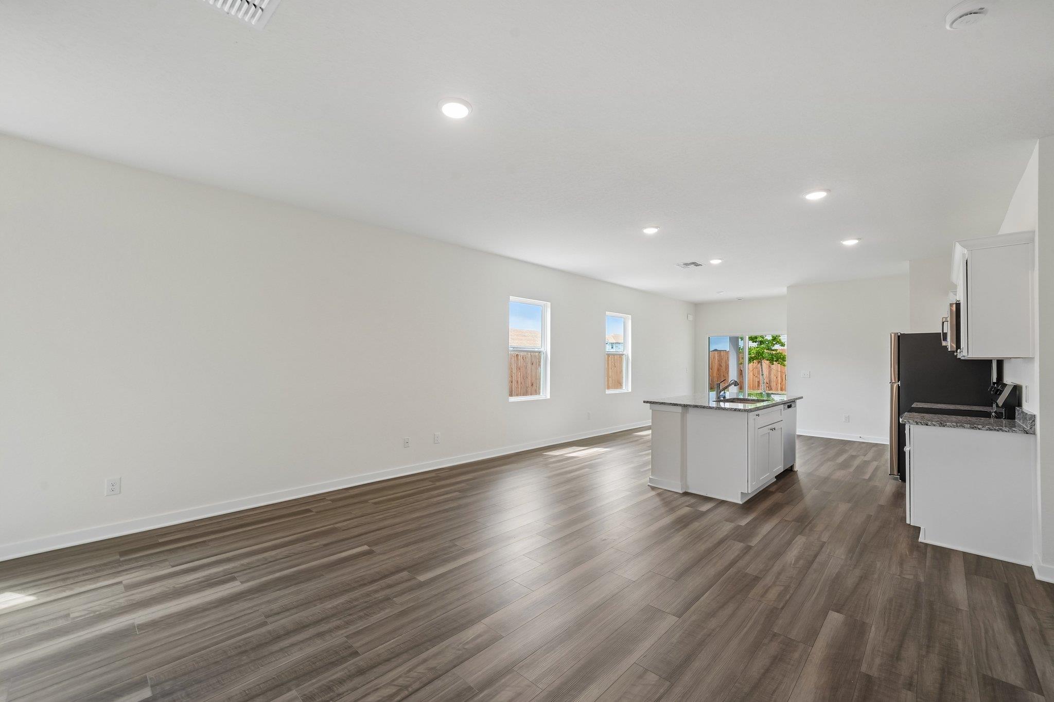 612 Cliff DR — photo 5