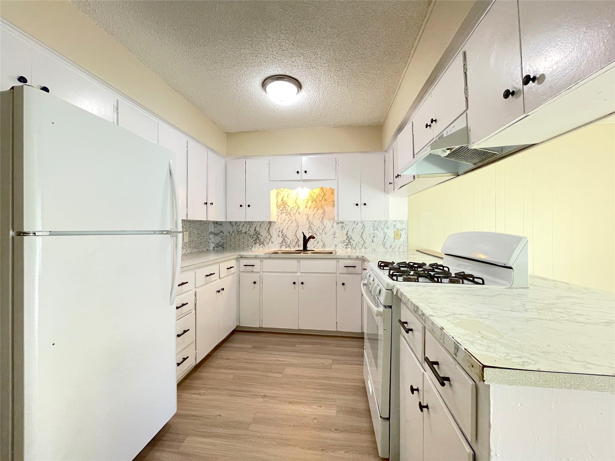 902 Meadows DR #C — photo 4