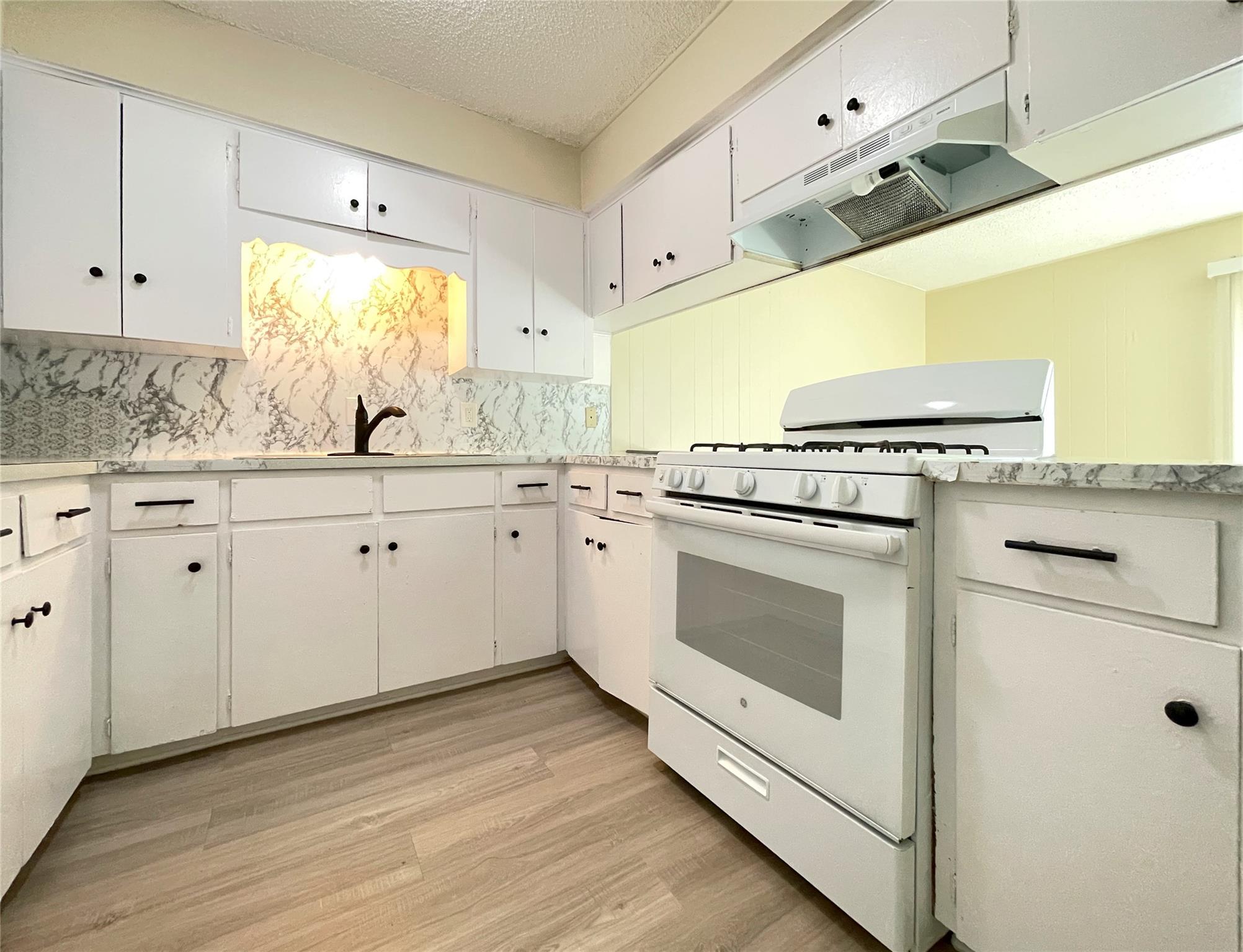 902 Meadows DR #C — photo 5
