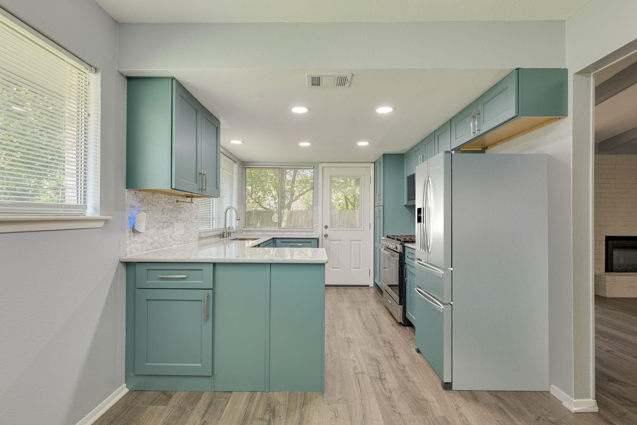 10405 Quail Ridge DR — photo 3