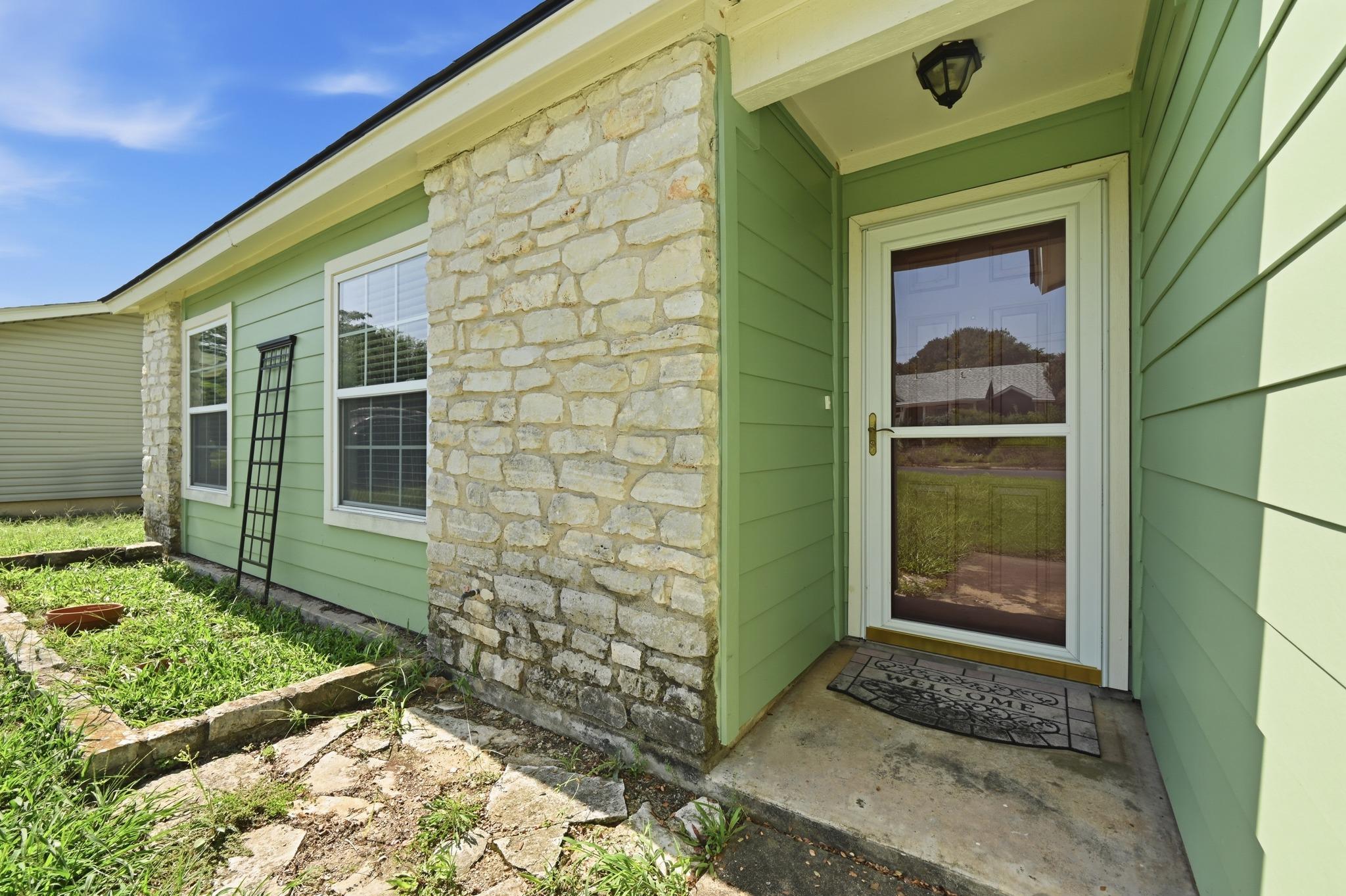 5509 Porsche LN — photo 3