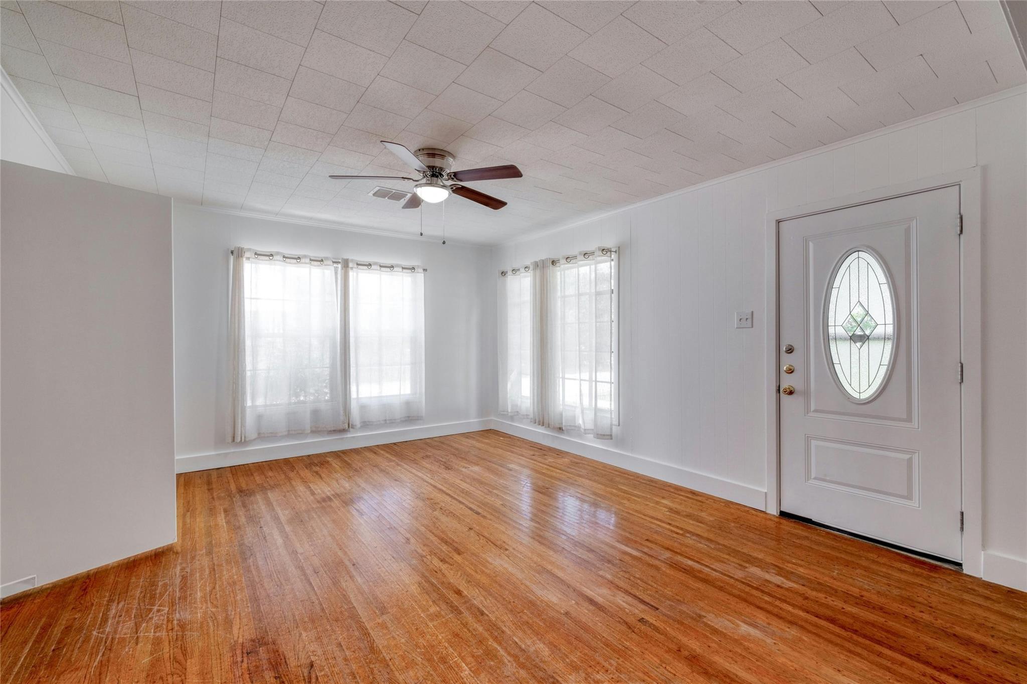 511 Sloan ST — photo 5