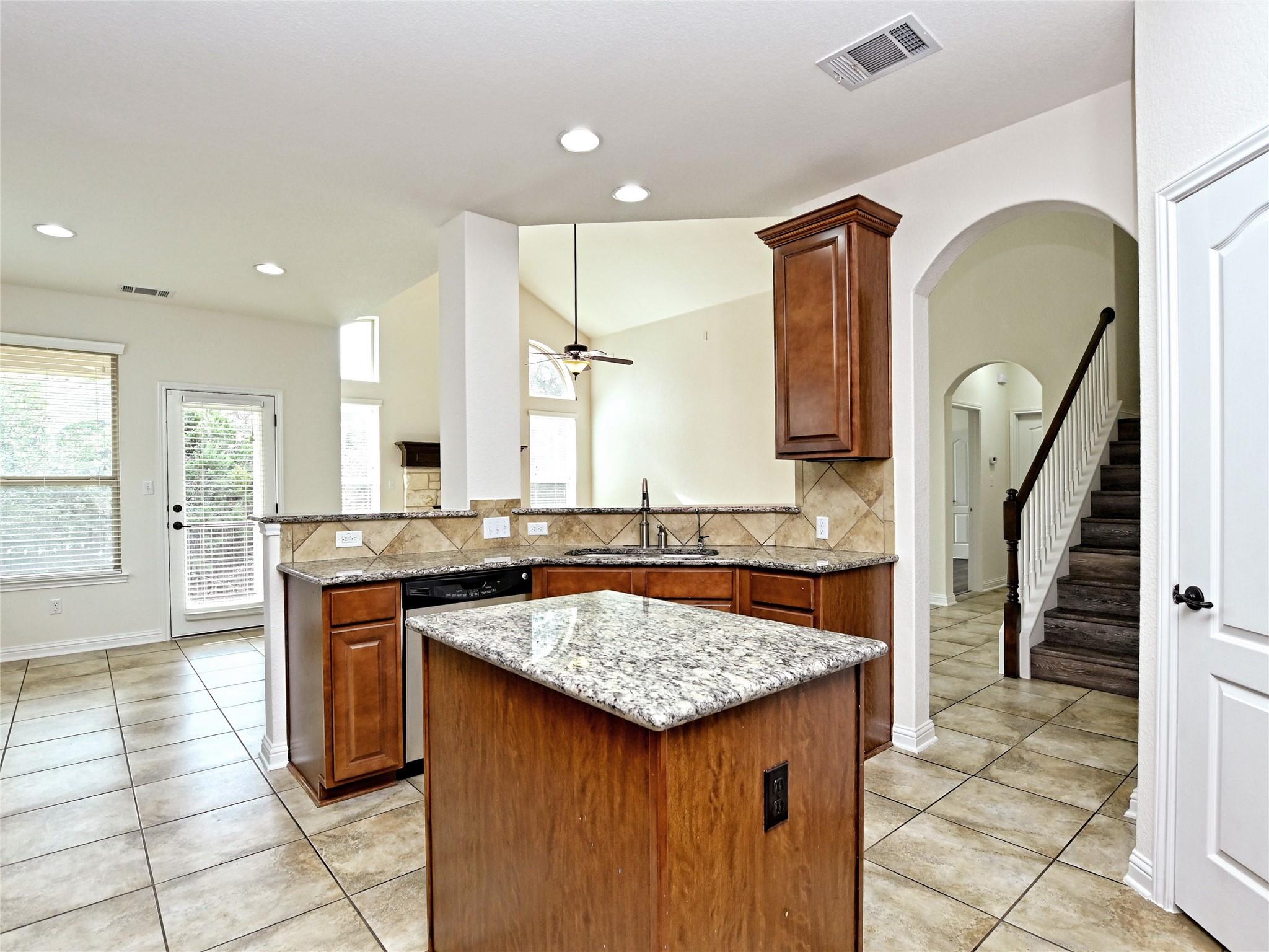 4705 Pyrenees — photo 4