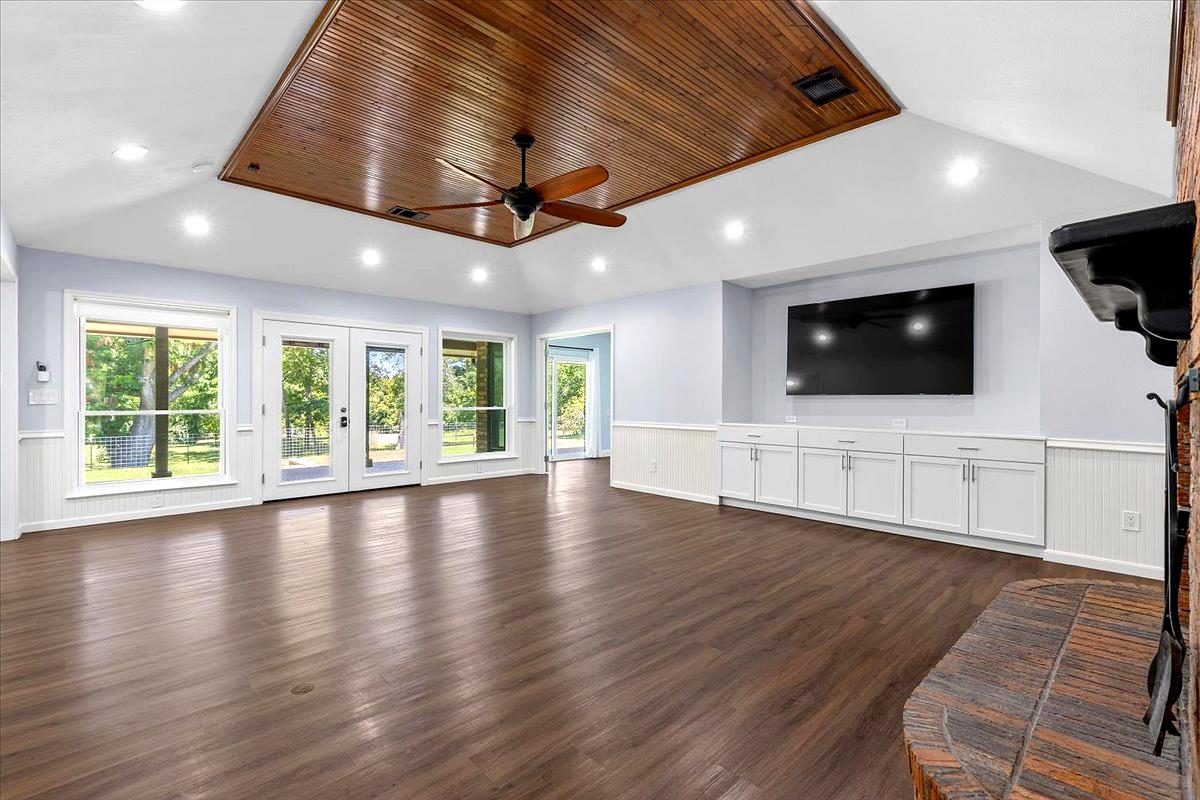 154 Shoreline DR — photo 4