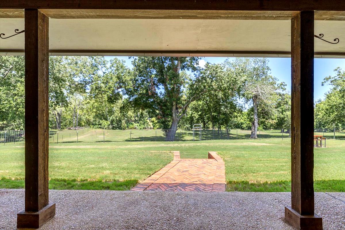 154 Shoreline DR — photo 3