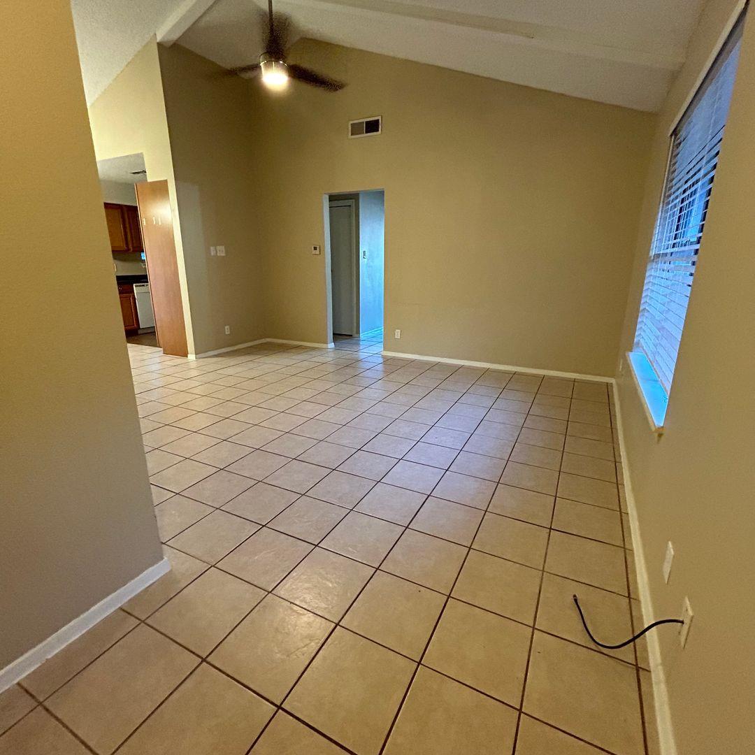 7208 Creekside DR #C — photo 3