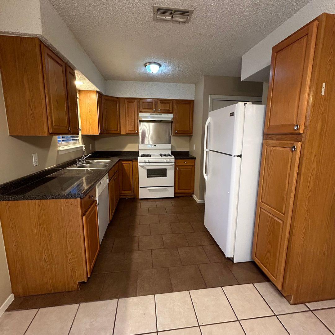 7208 Creekside DR #C — photo 5