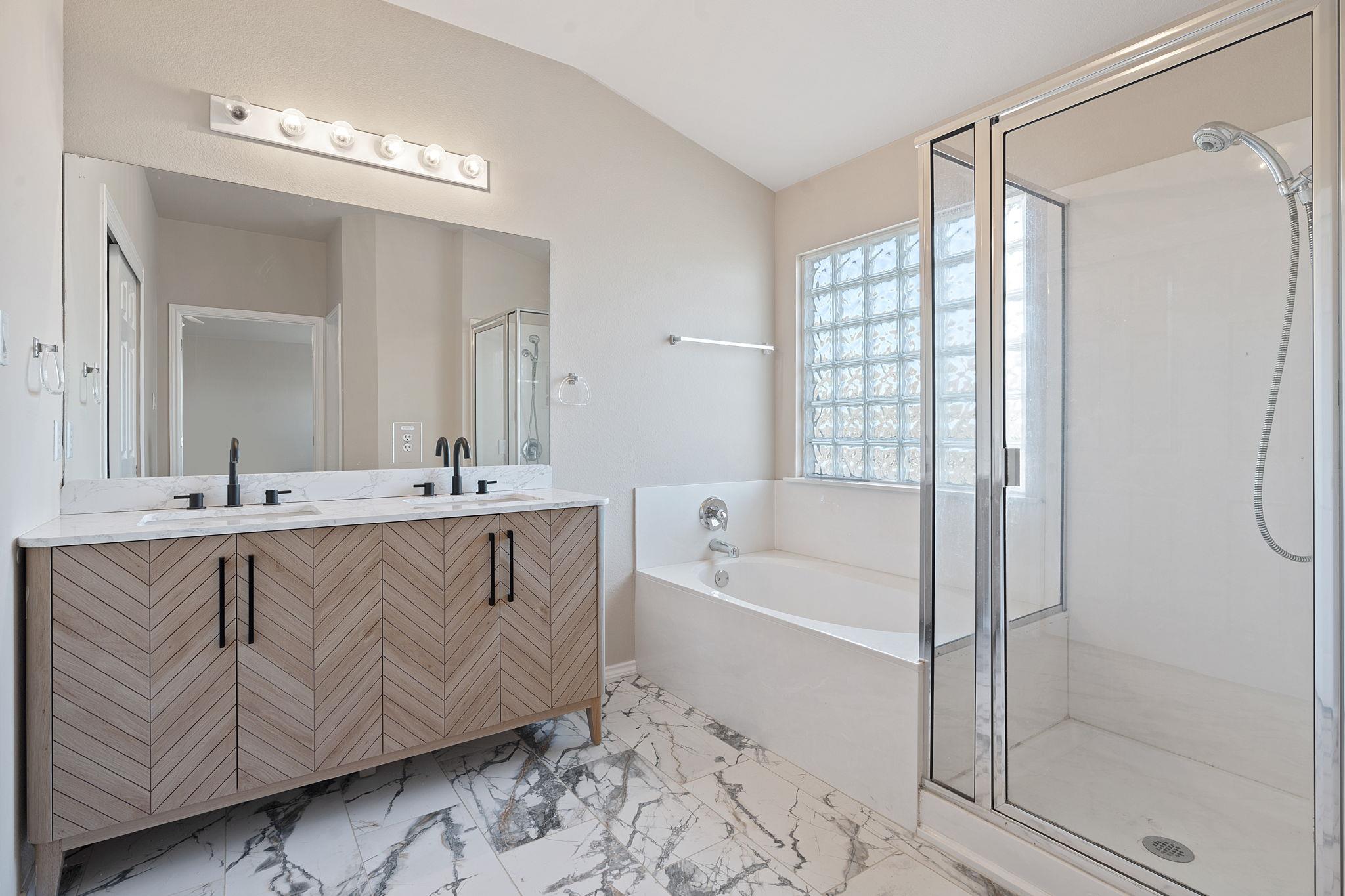 10808 Chippenhook CT — photo 4