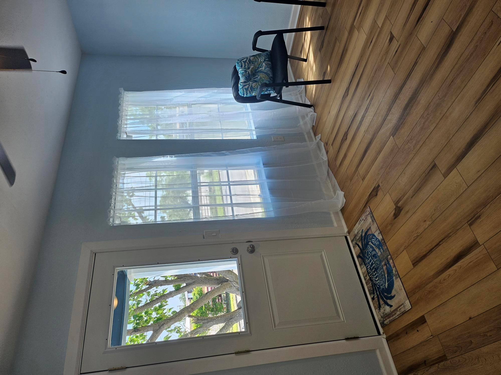 103 Rhomberg ST — photo 4
