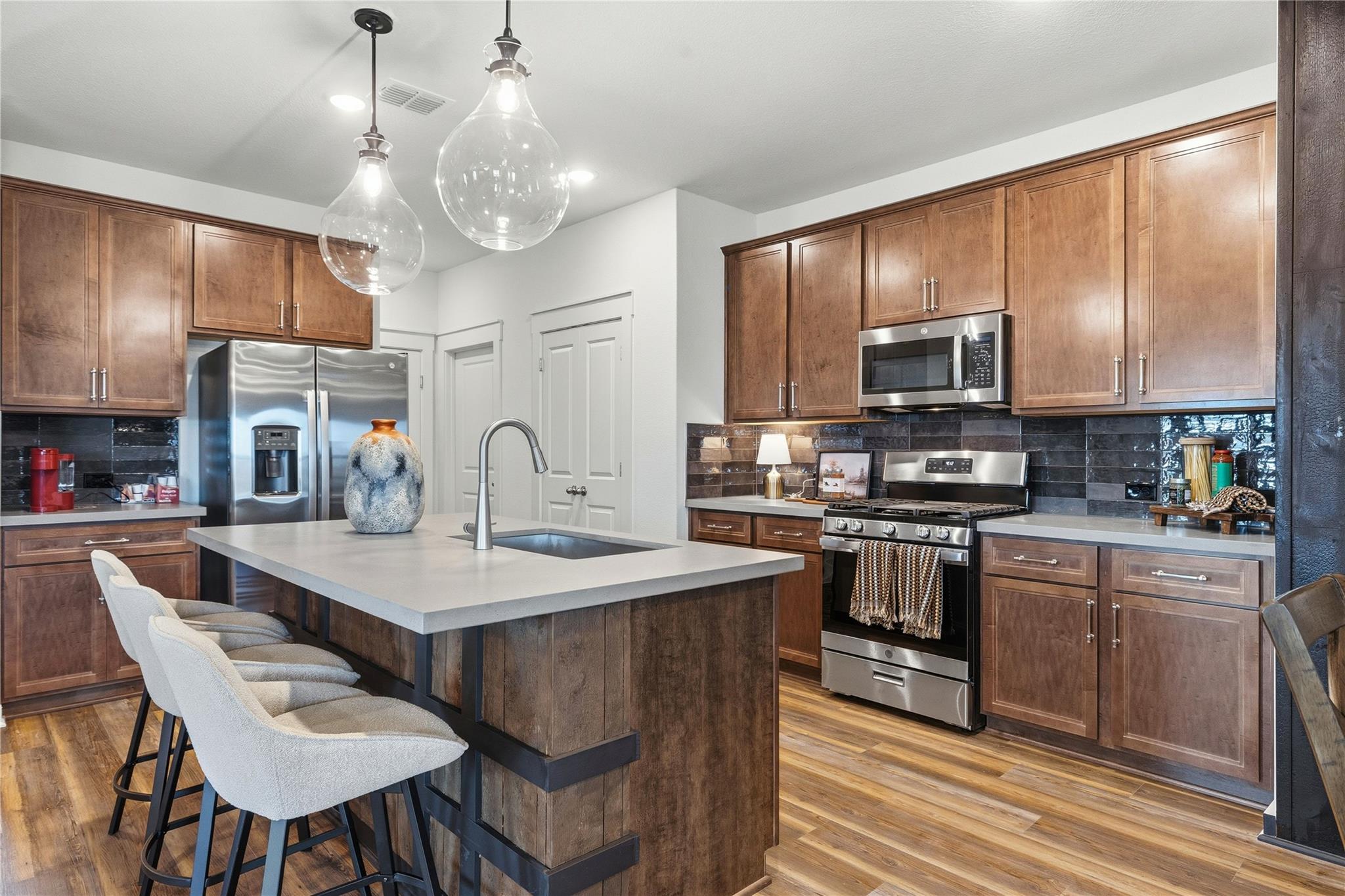 20412 Cassidy LN — photo 5