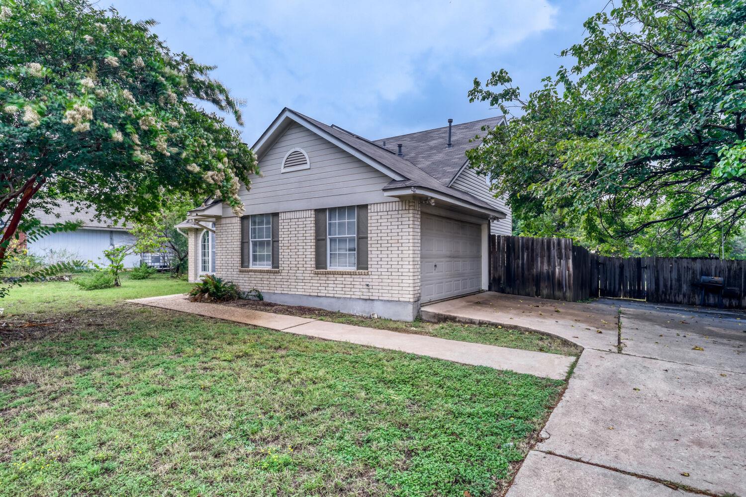 1910 Ireland DR — photo 3