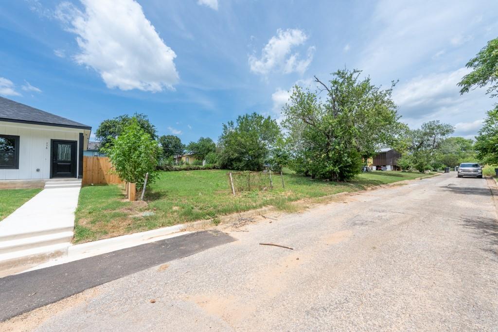 112 Field ST — photo 4