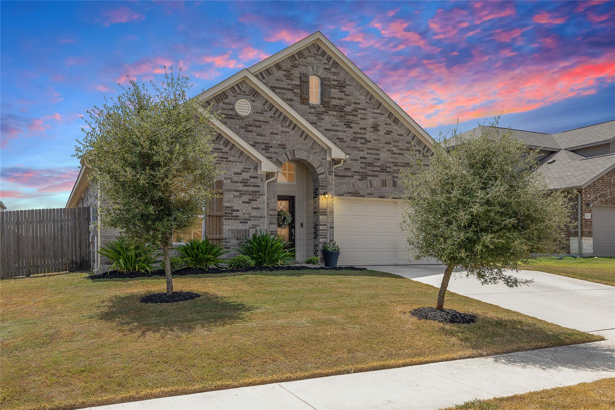 521 Hendelson LN — photo 3