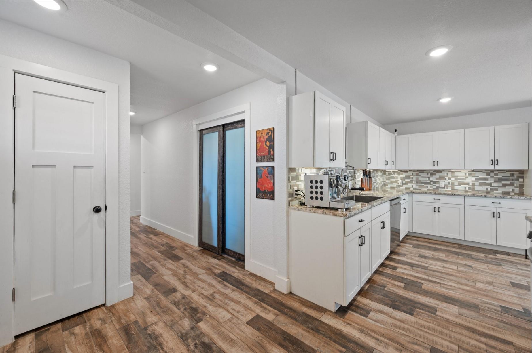 712 Ruby Isle DR — photo 5