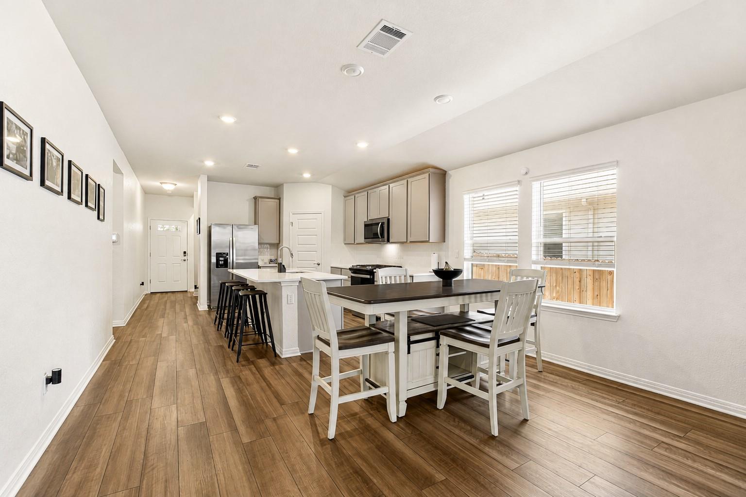 1100 View DR — photo 4