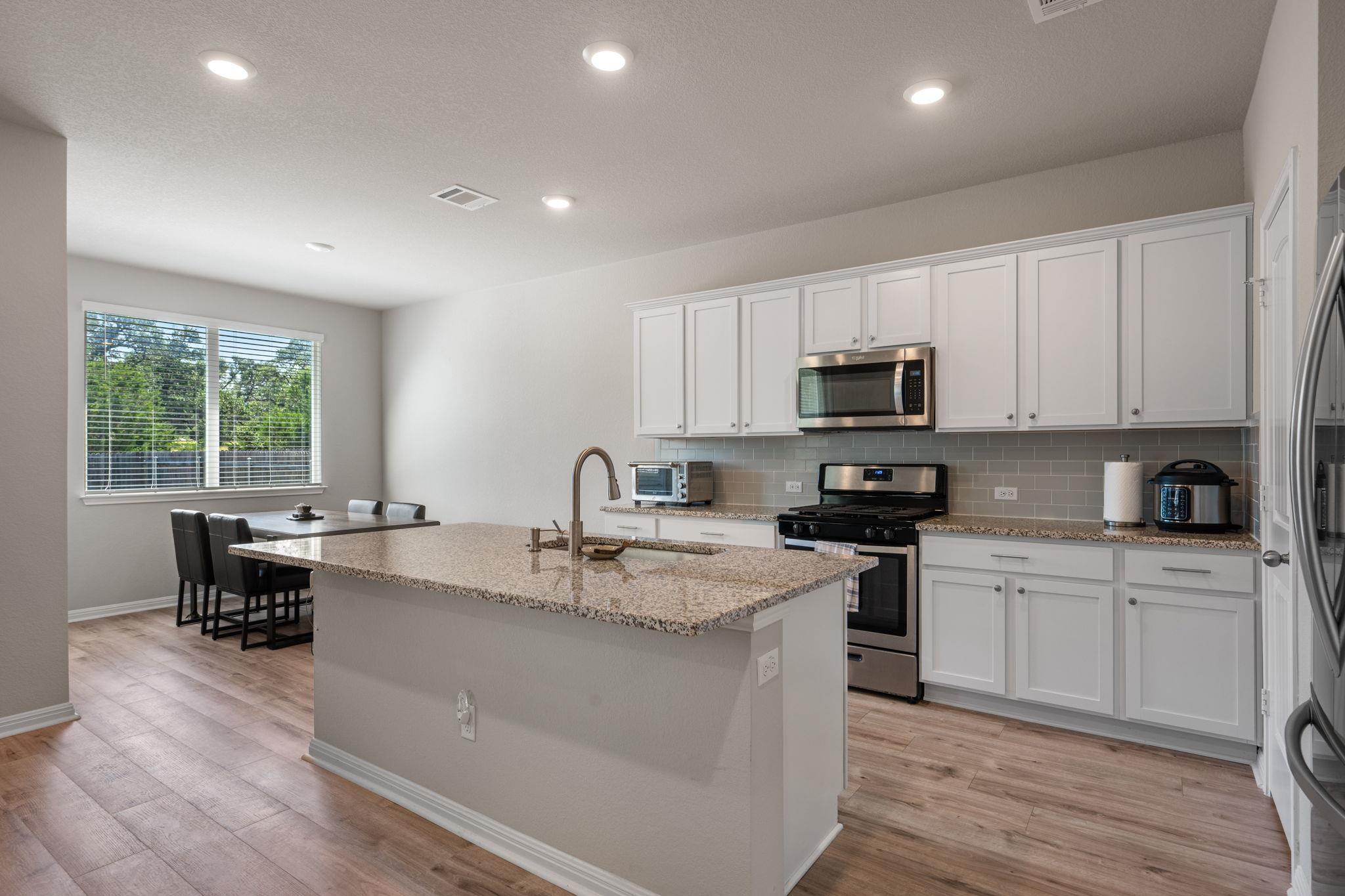 319 Arrowhead Vine ST — photo 4