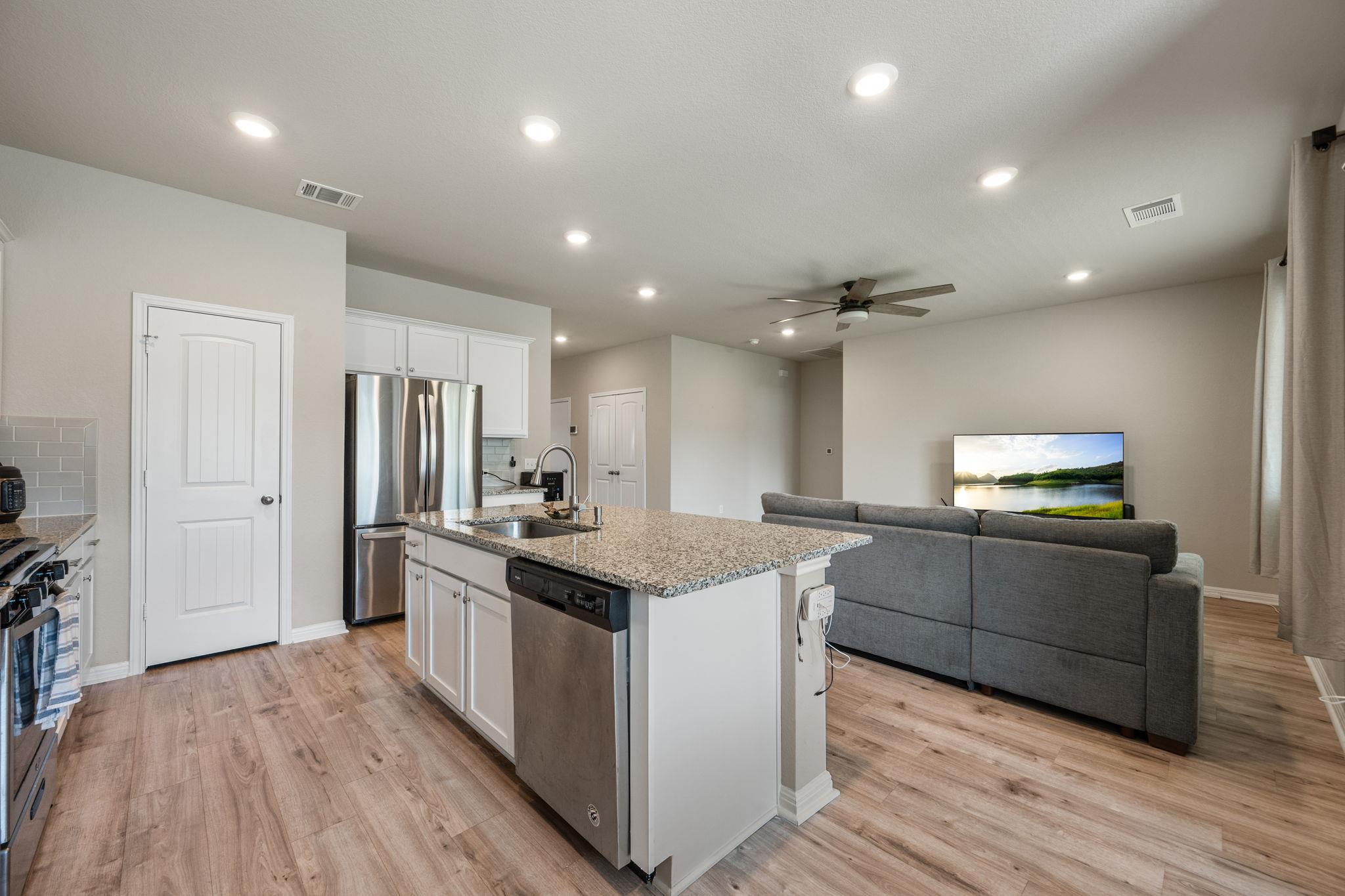 319 Arrowhead Vine ST — photo 5