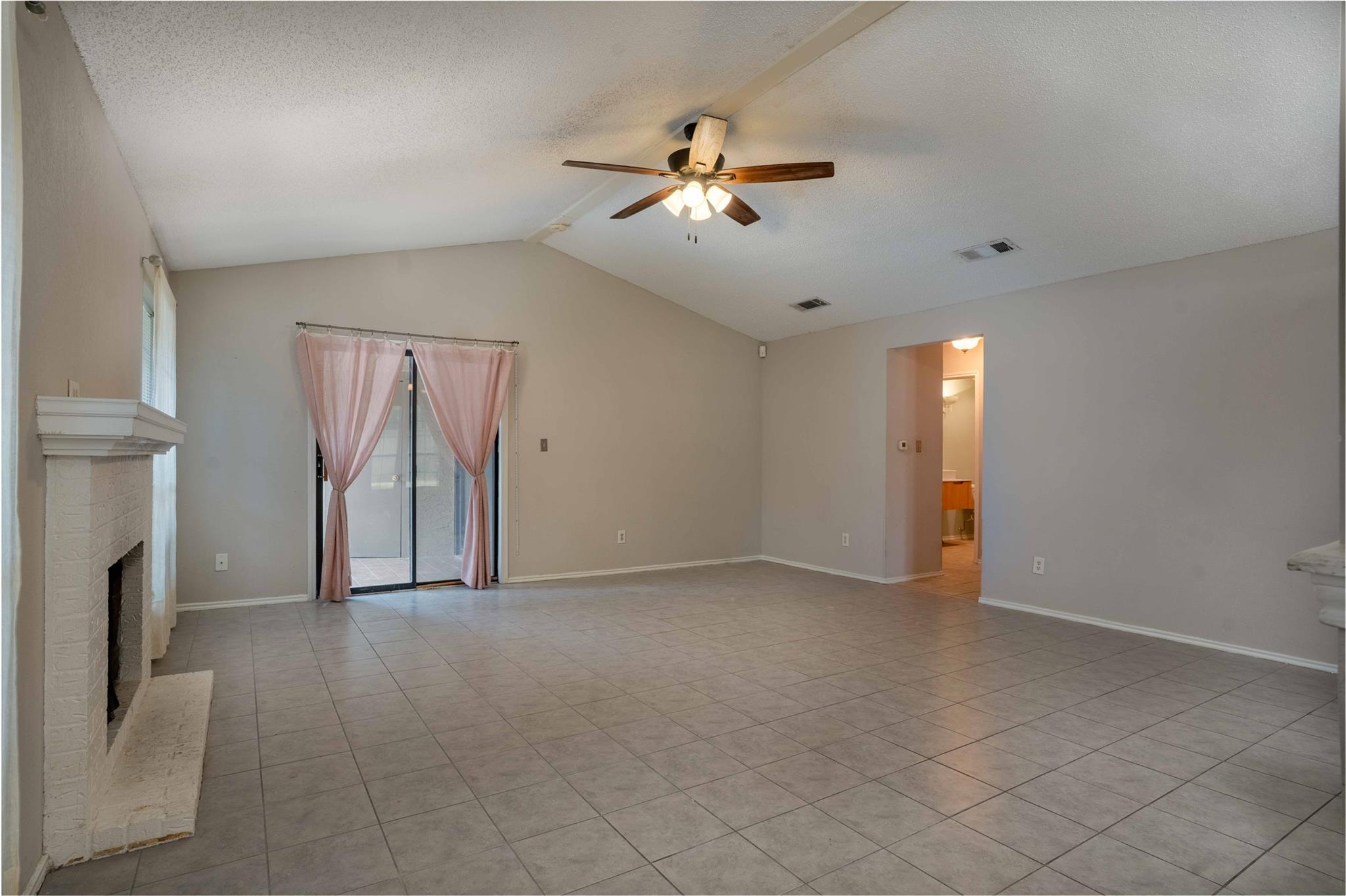1202 Thorpe LN #315 — photo 4