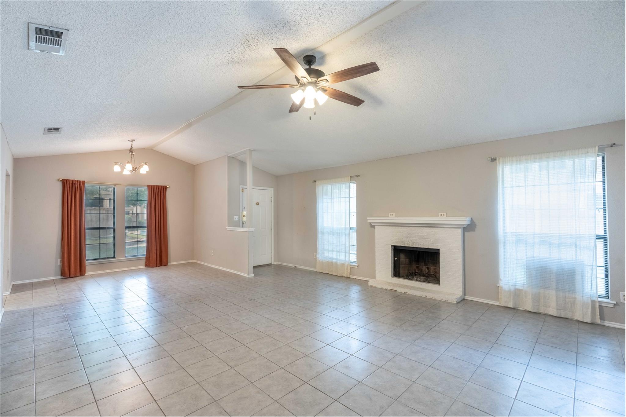 1202 Thorpe LN #315 — photo 3