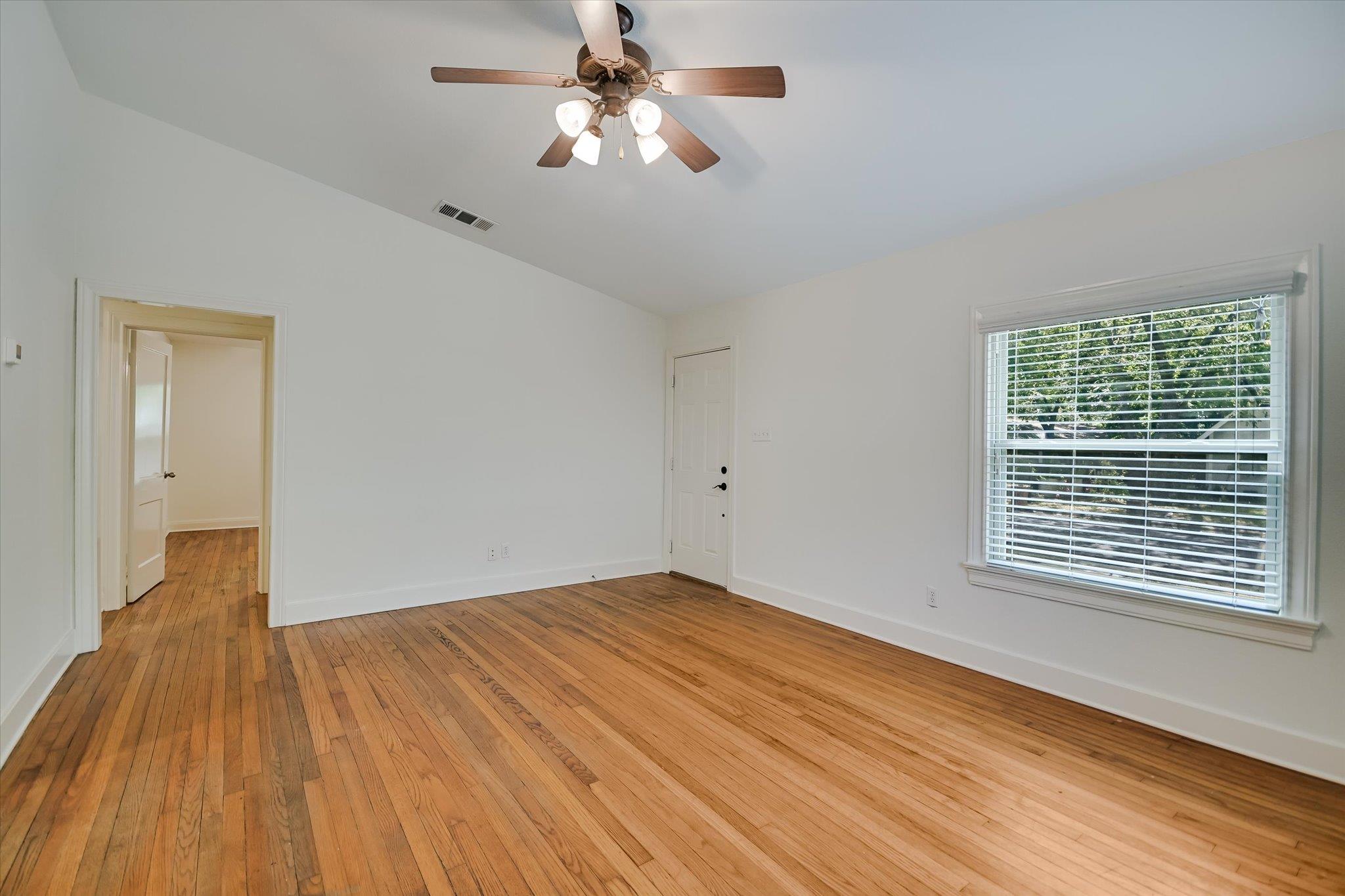 102 Franklin BLVD — photo 3