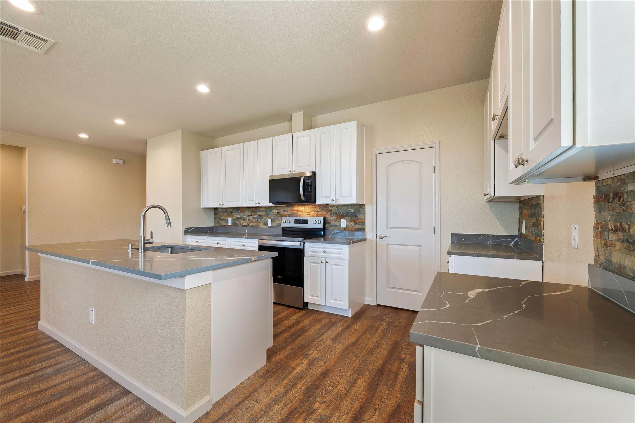 223 Quarry Rock LOOP — photo 4