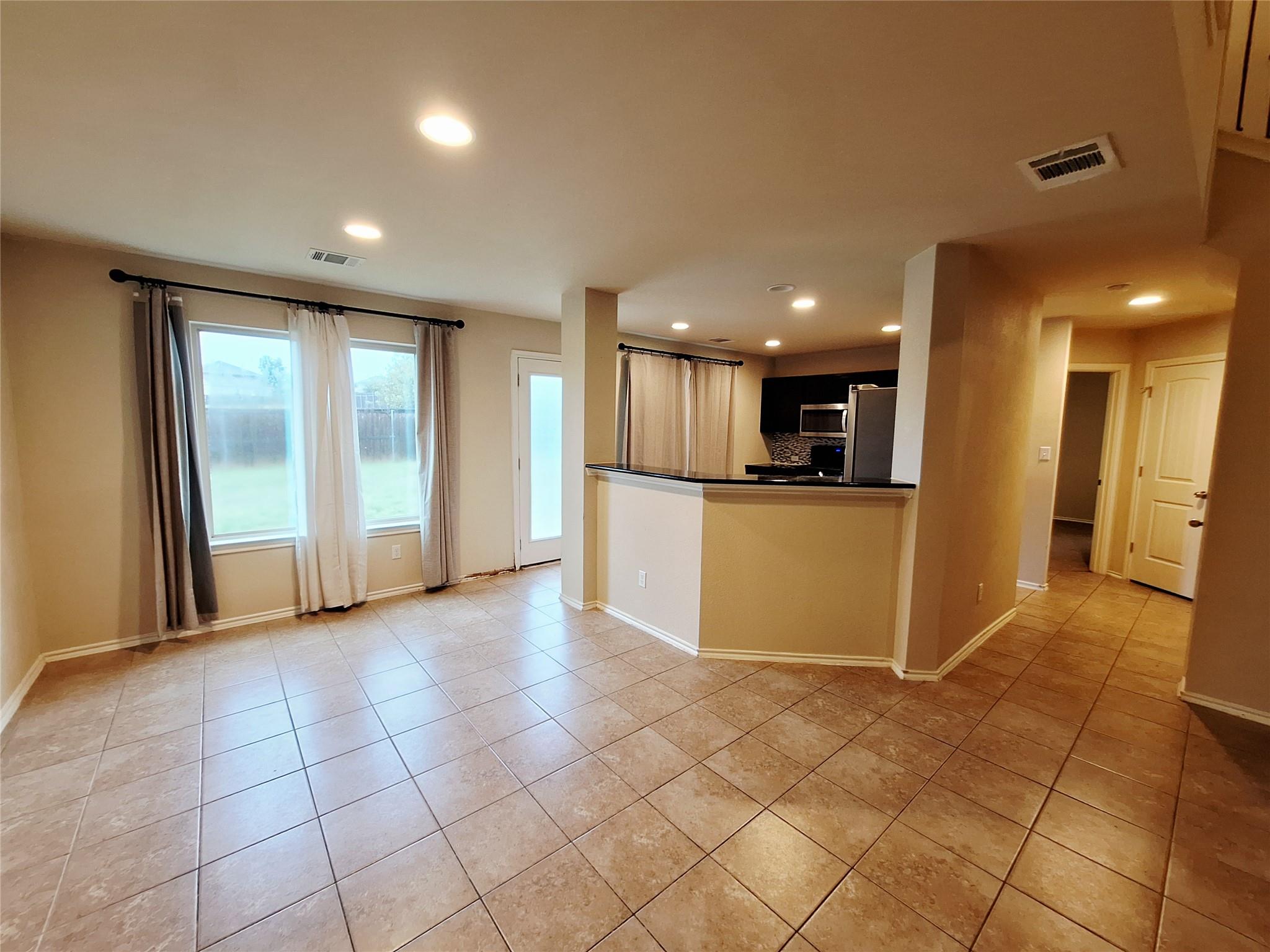 220 Westminster DR — photo 5