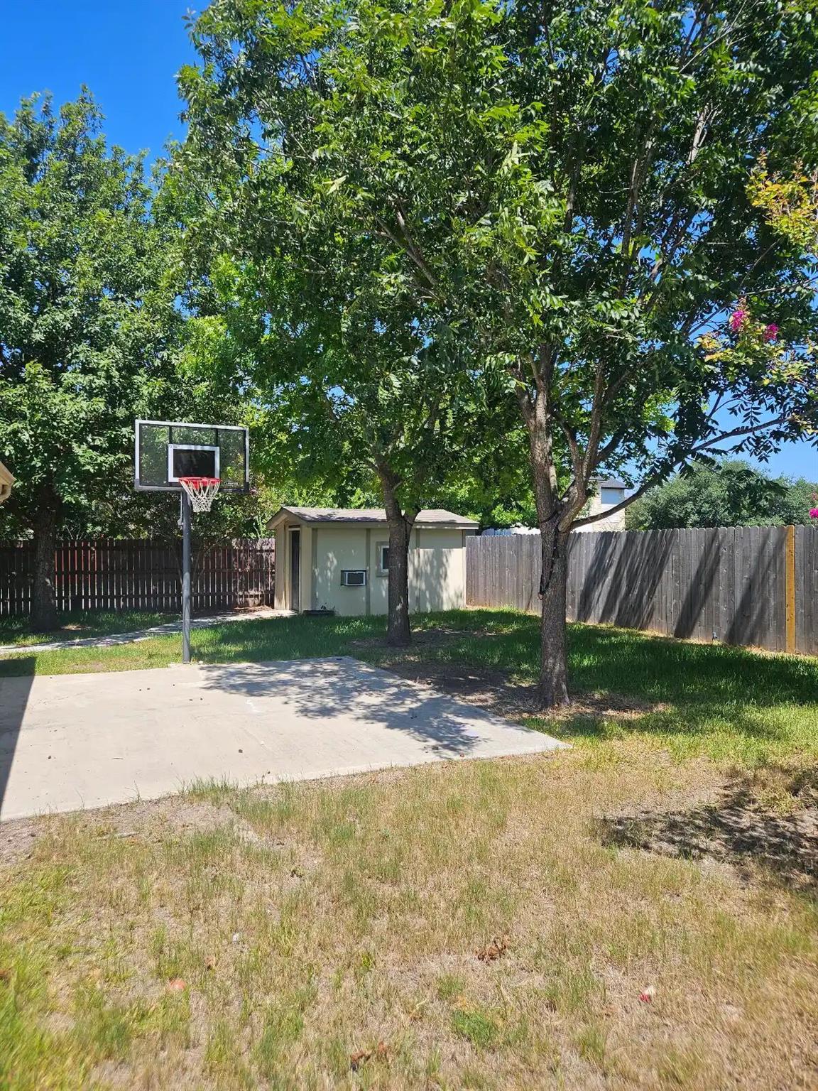 230 Rinehardt ST — photo 4