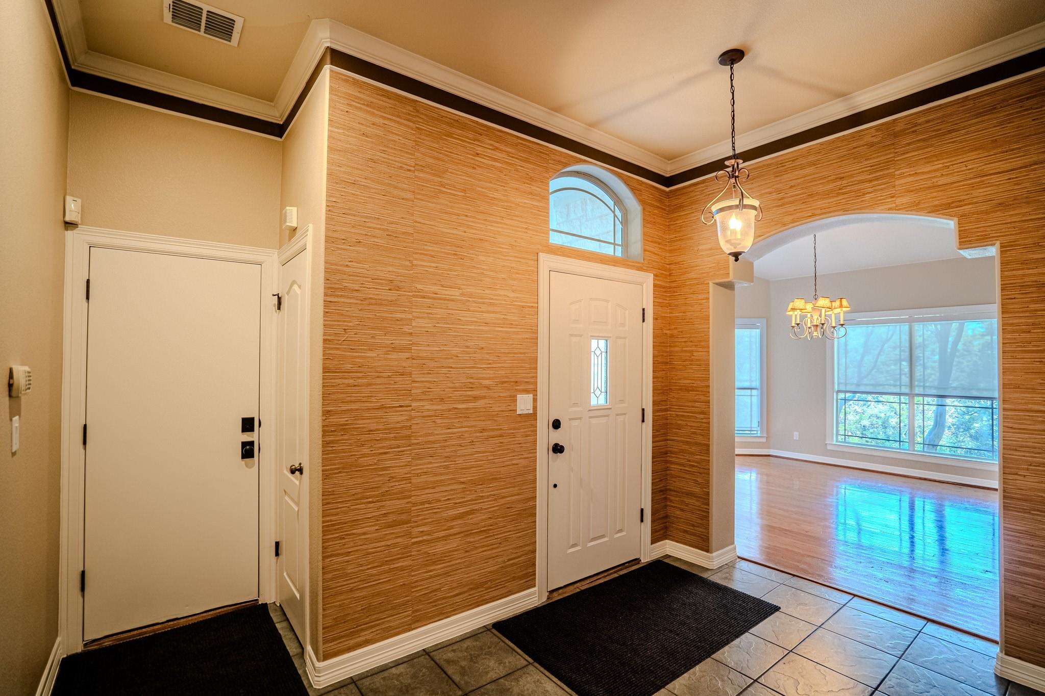 218 Hazeltine DR — photo 3