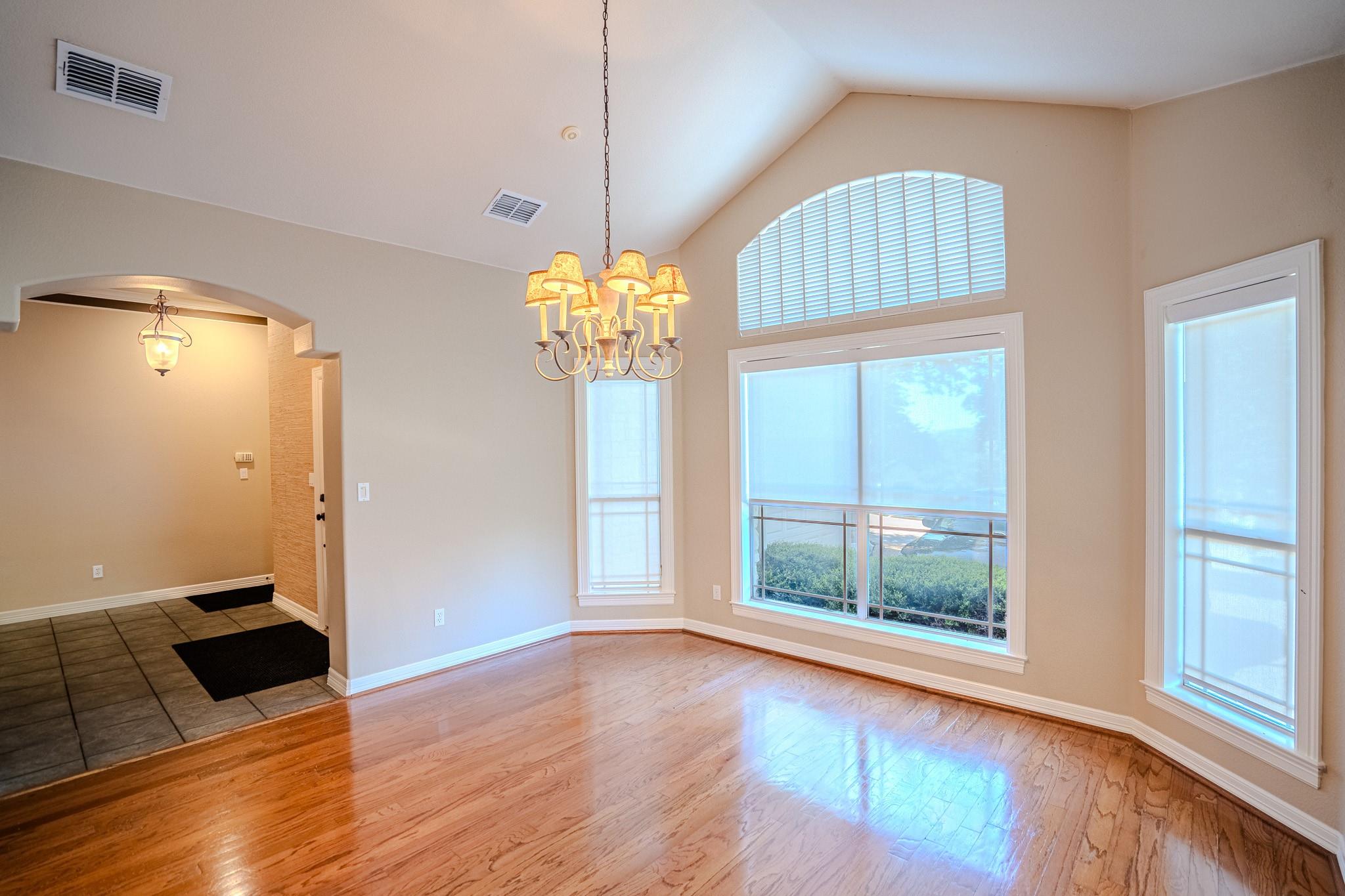 218 Hazeltine DR — photo 5