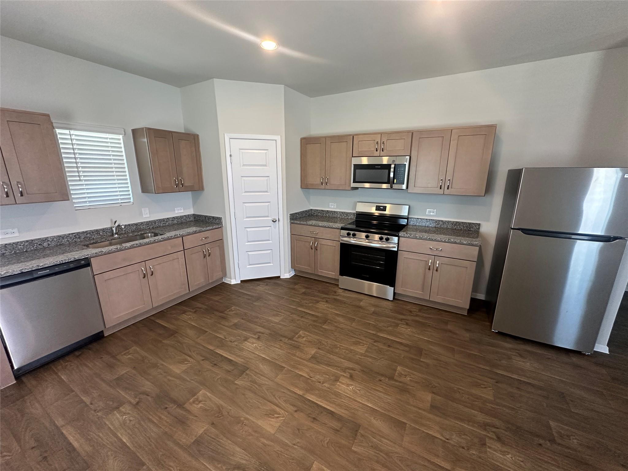 2709 Derwent DR — photo 4
