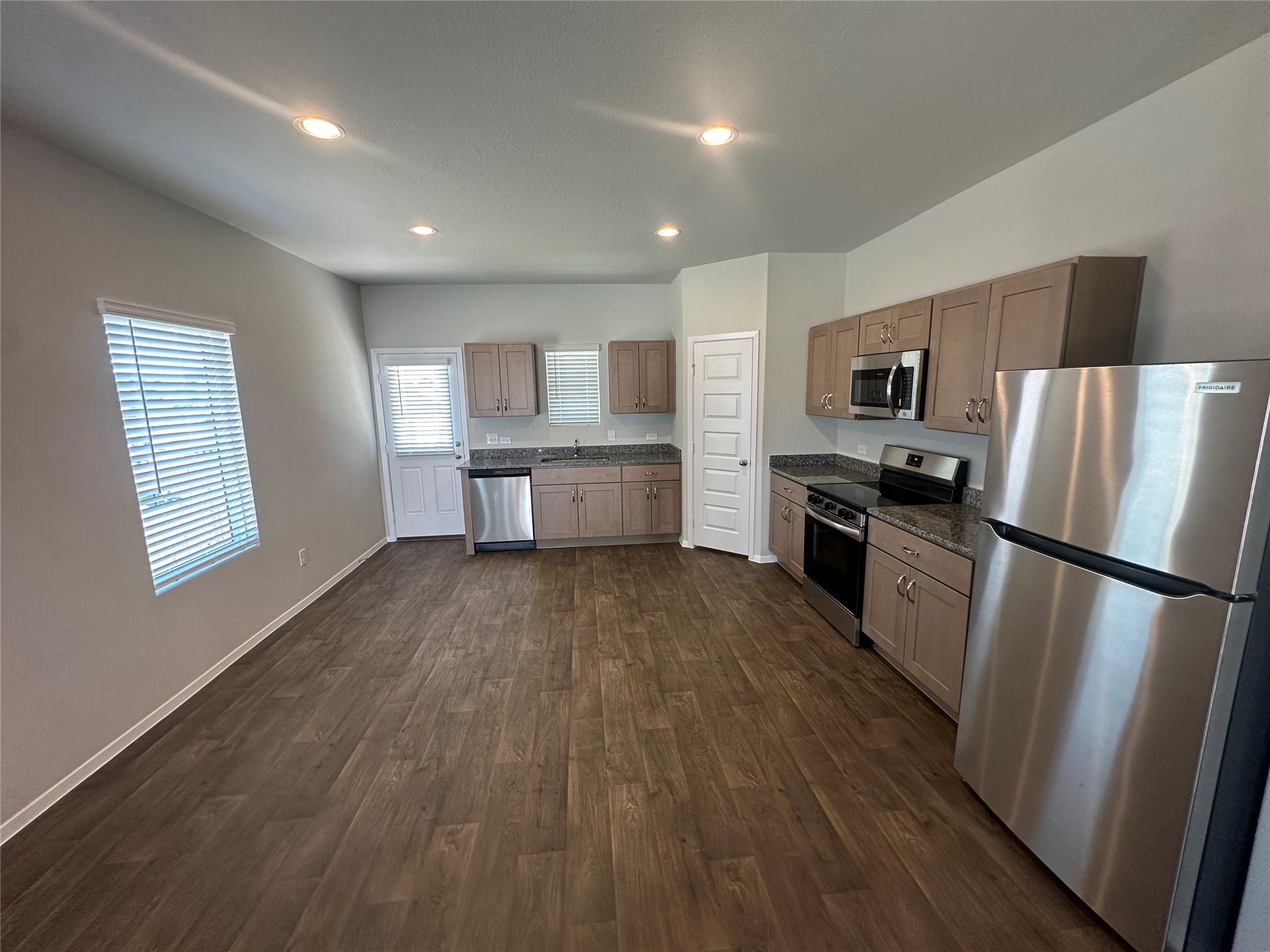 2709 Derwent DR — photo 5