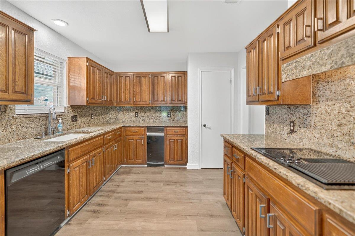 10403 Pinehurst DR — photo 4