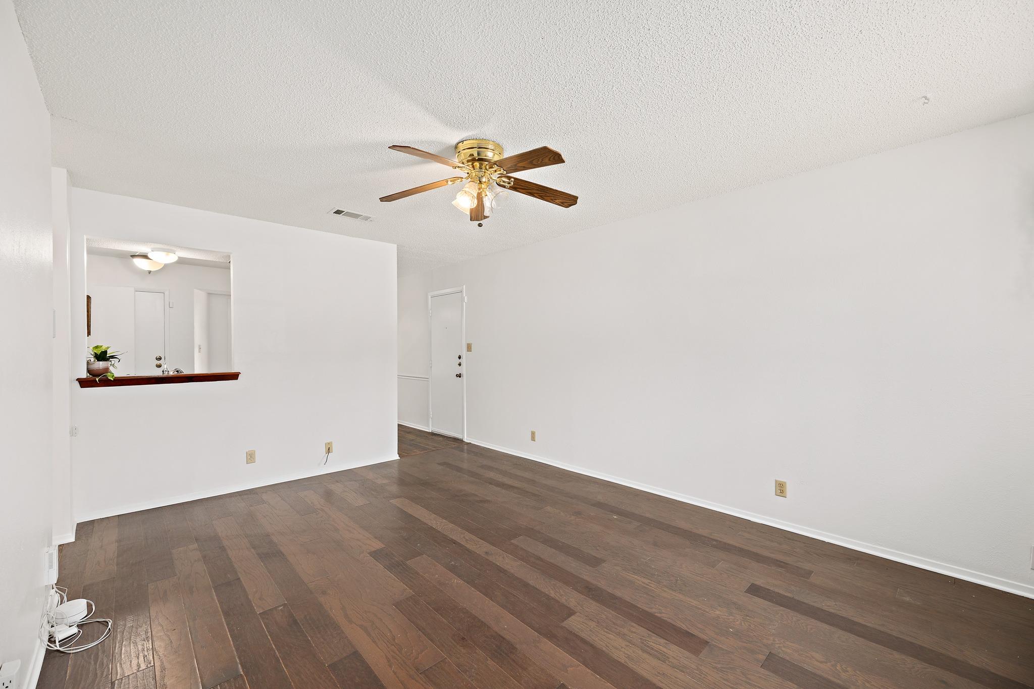 806 Easy Day CV — photo 4