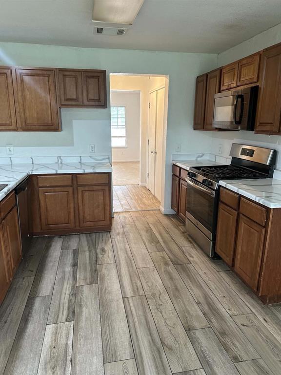 18312 Crestwind LN — photo 4