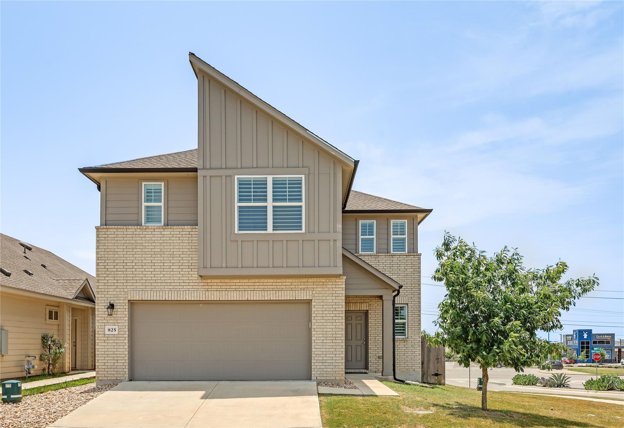 825 Fortrose TER