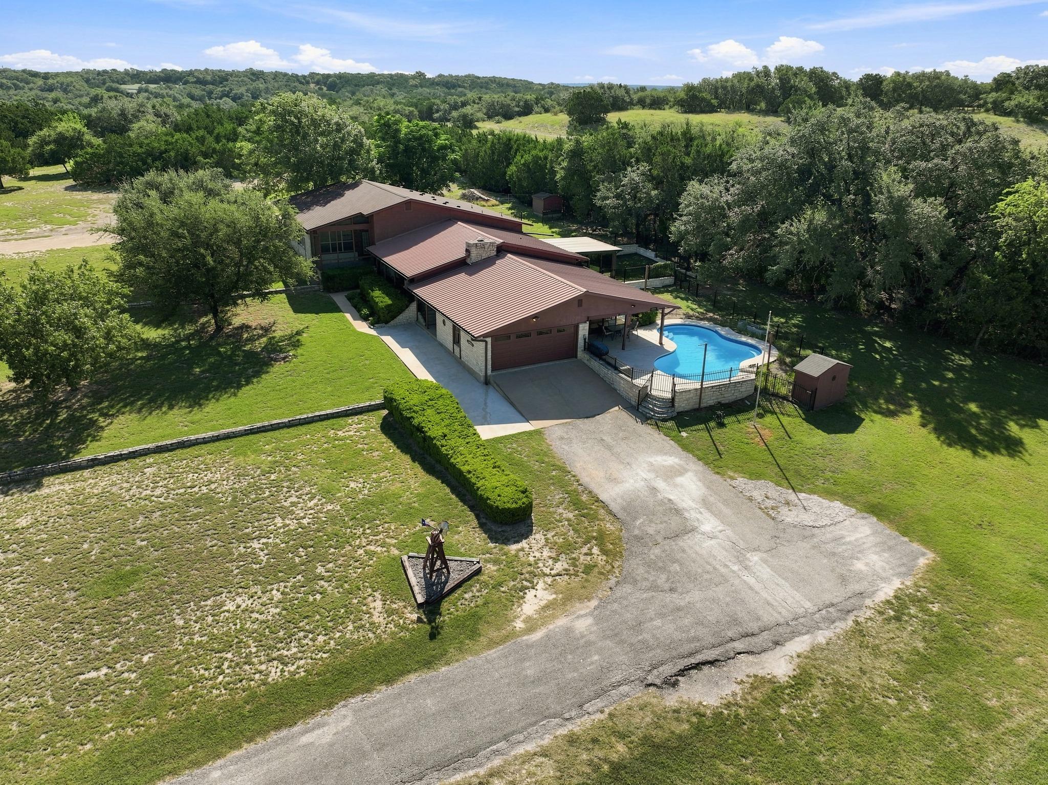 606 Rolling Hills RD
