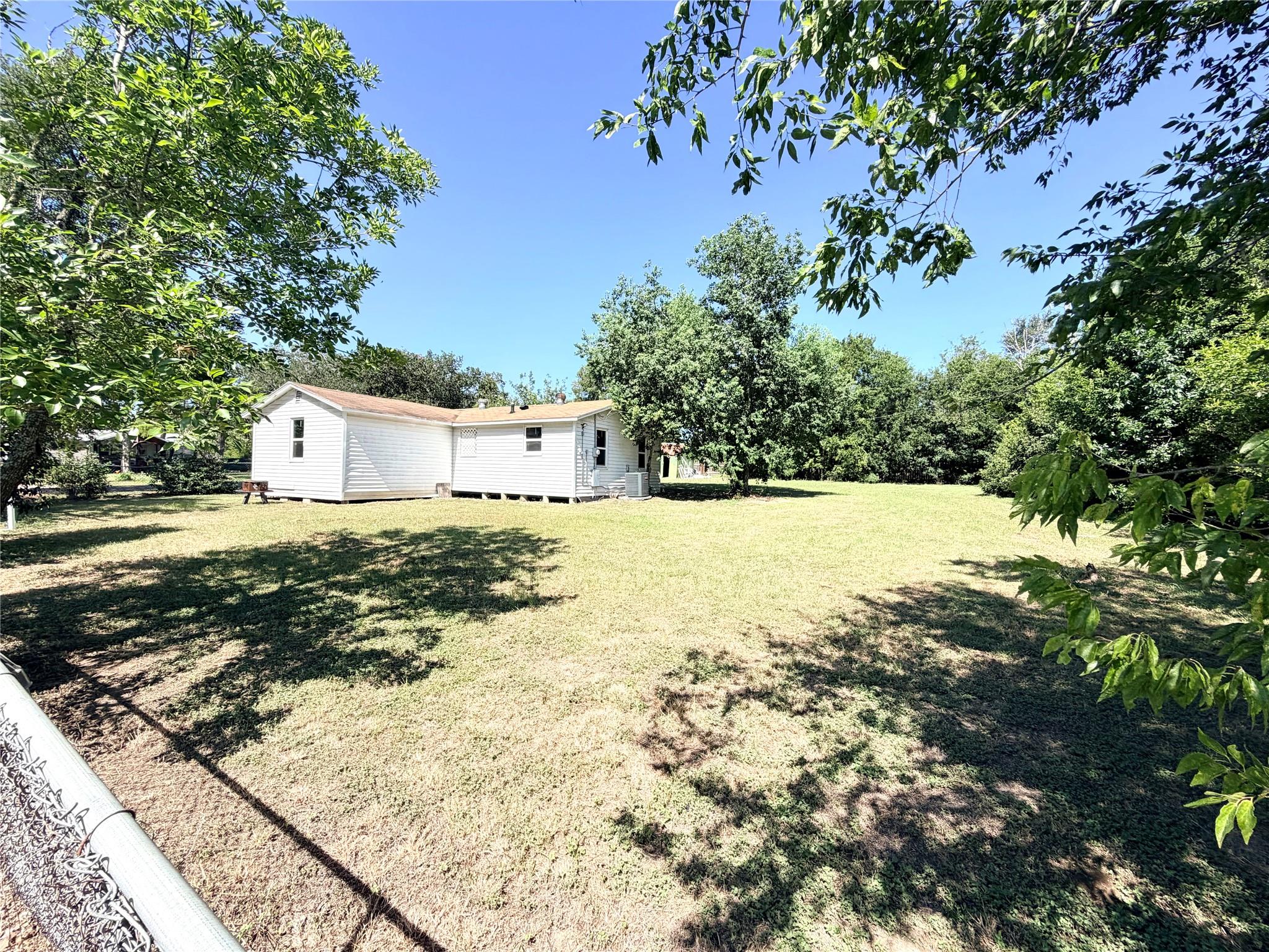 2200 Gillis Ave — photo 3