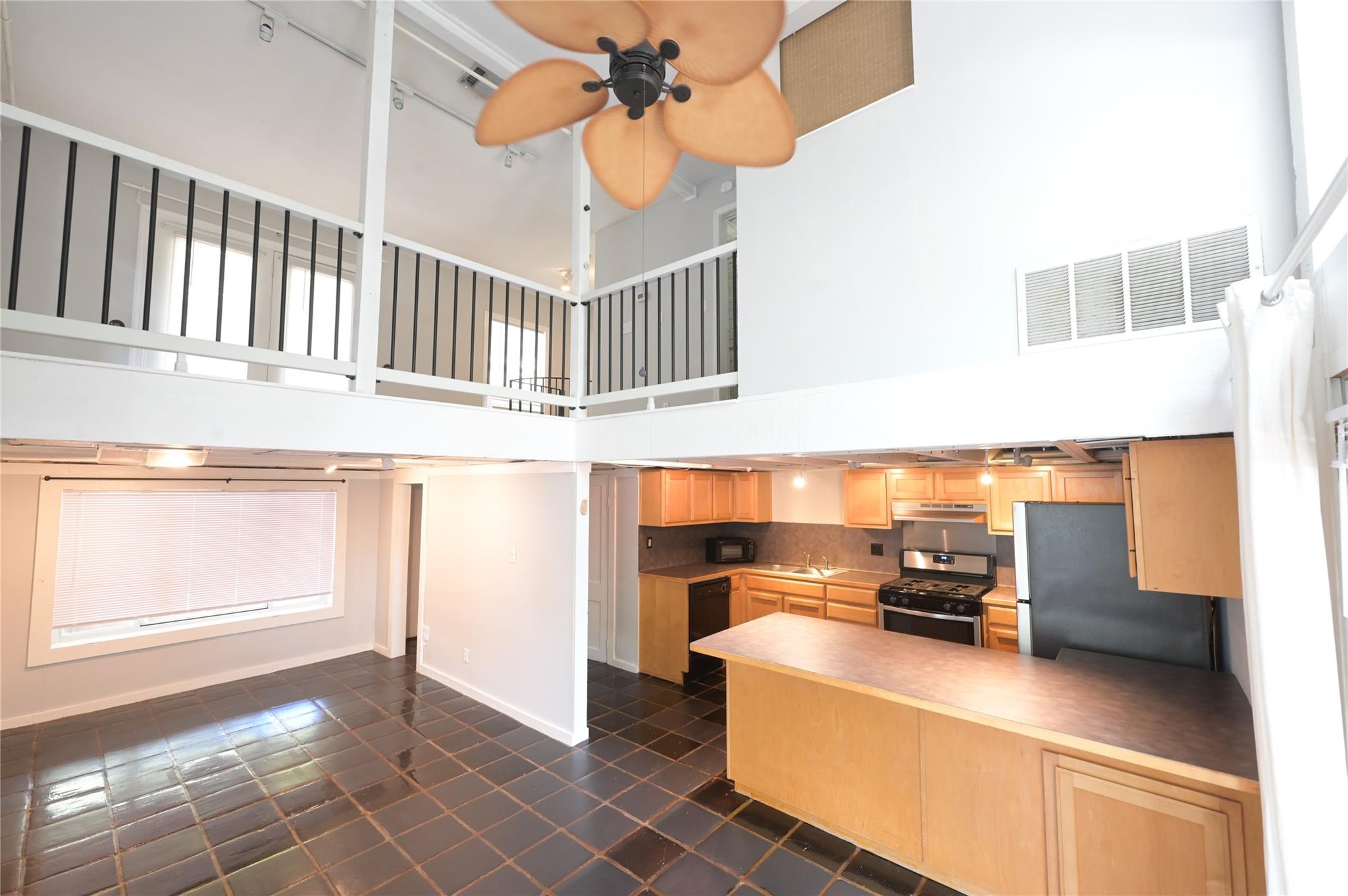1603 Courtland LN — photo 3