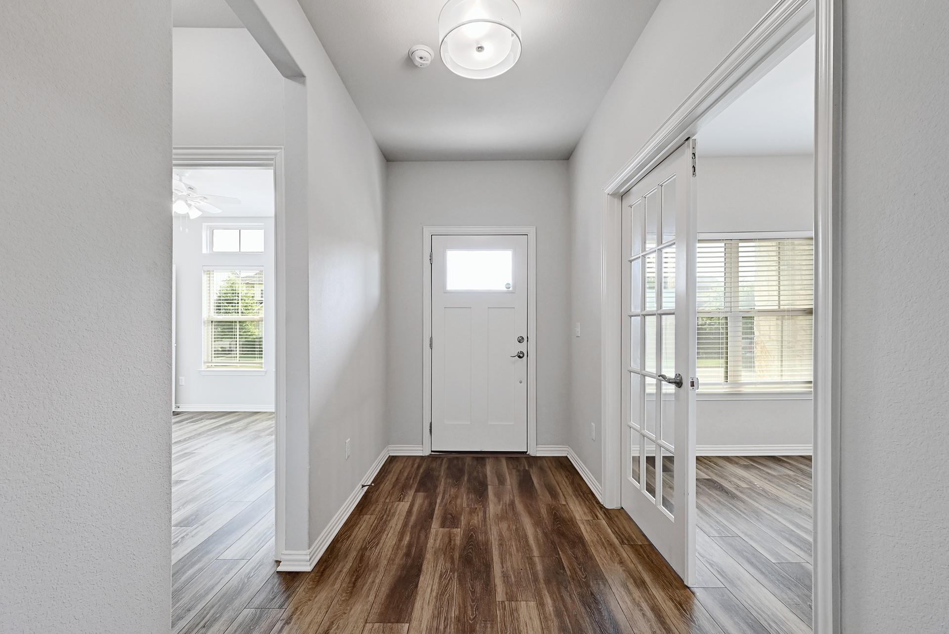8816 Mina DR — photo 4
