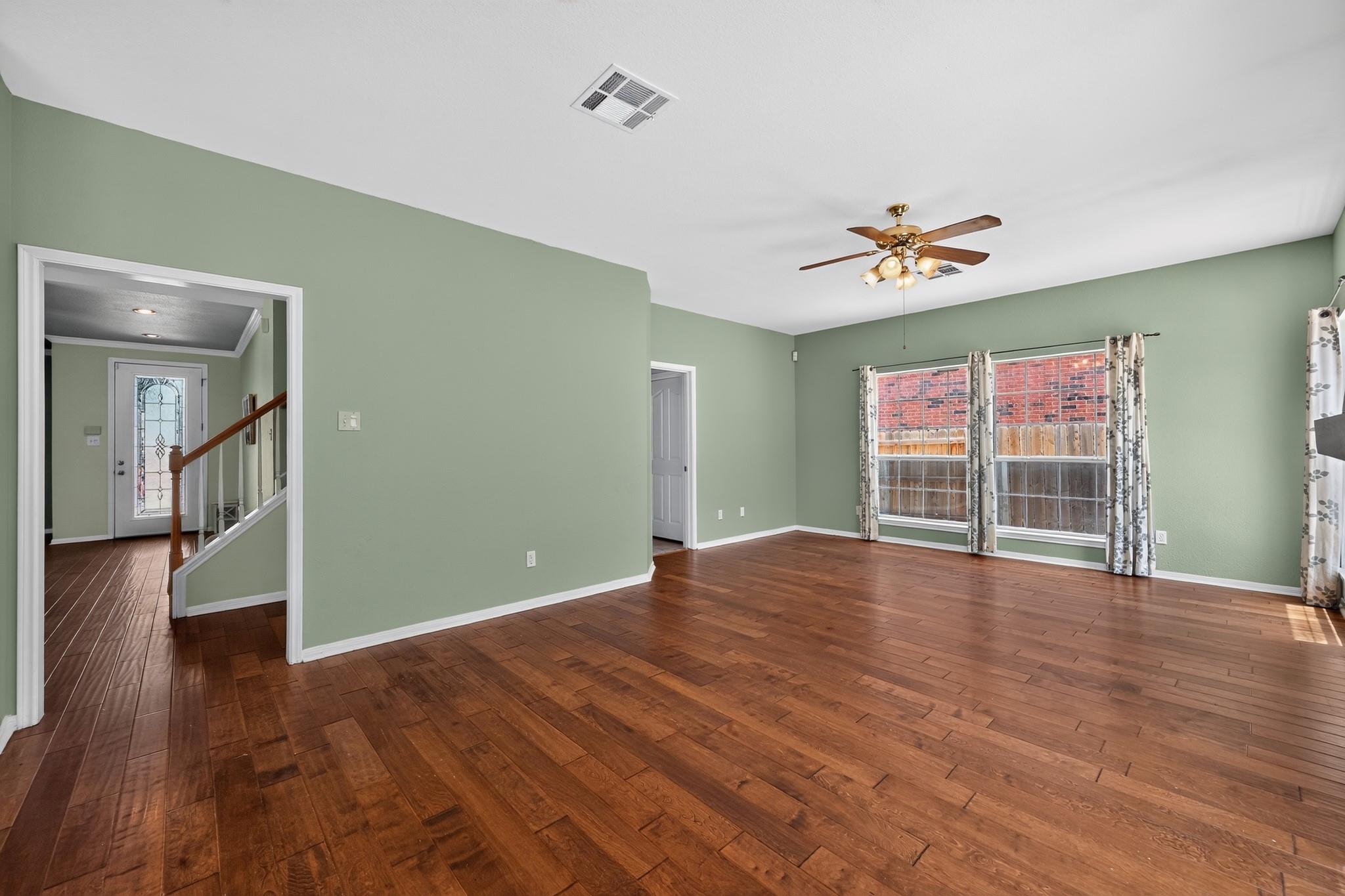1123 Oaklands DR — photo 5